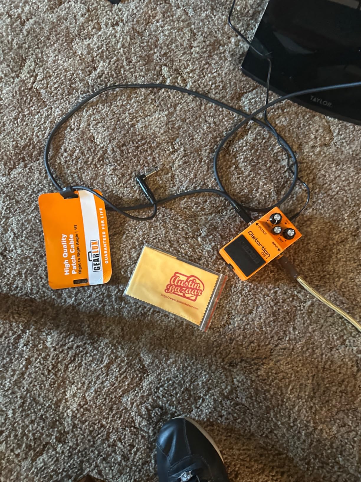 Boss DS-1 Distortion Bundle with Gearlux Power Supply, Instrument Cable, Patch Cable, Picks, and Austin Bazaar Polishing Cloth customer photo 1
