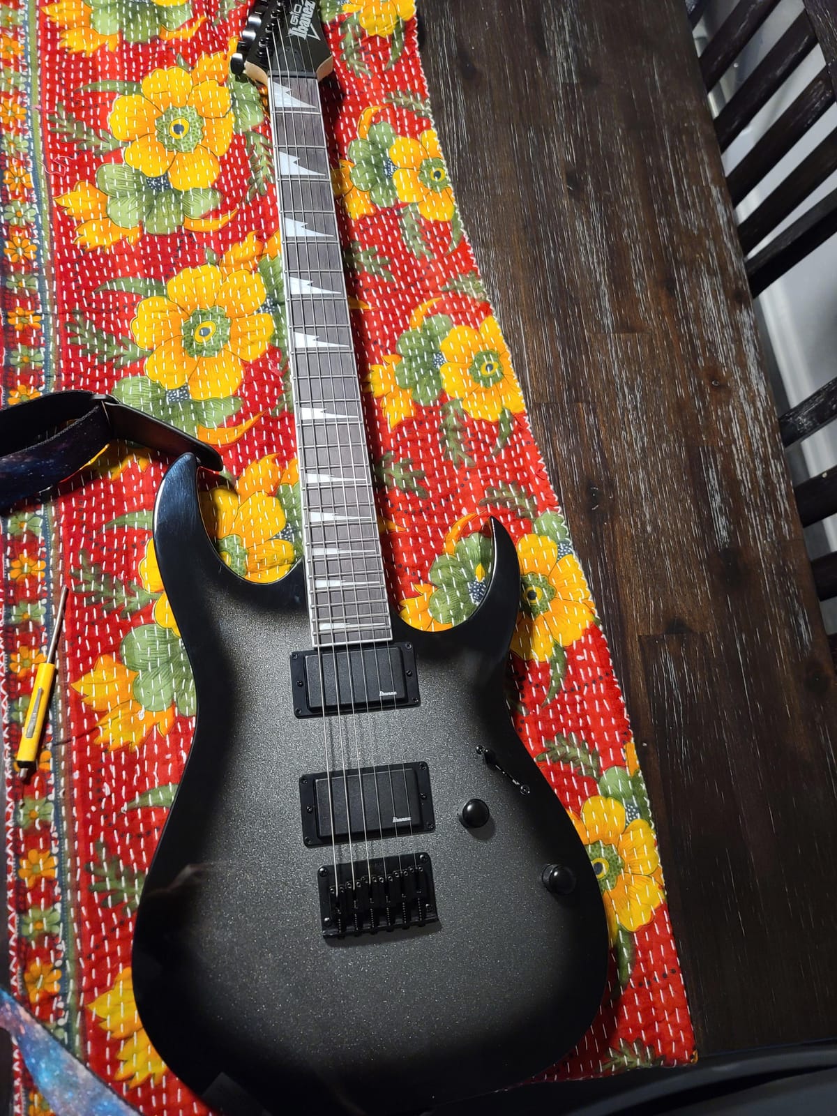 Ibanez GIO Series GRG121DX - Metallic Gray Sunburst customer photo 2