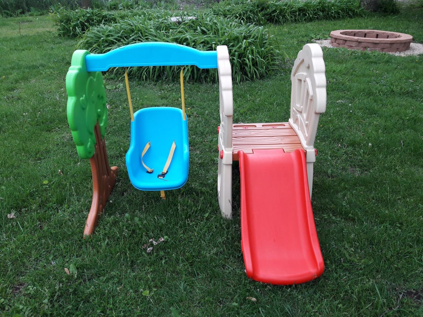 Little Tikes Hide & Seek Climber and Swing, Indoor Outdoor with Slide - Easy Set Up - Toddler Playset, 53.50''L x 52.00''W x 41.00''H customer photo 1