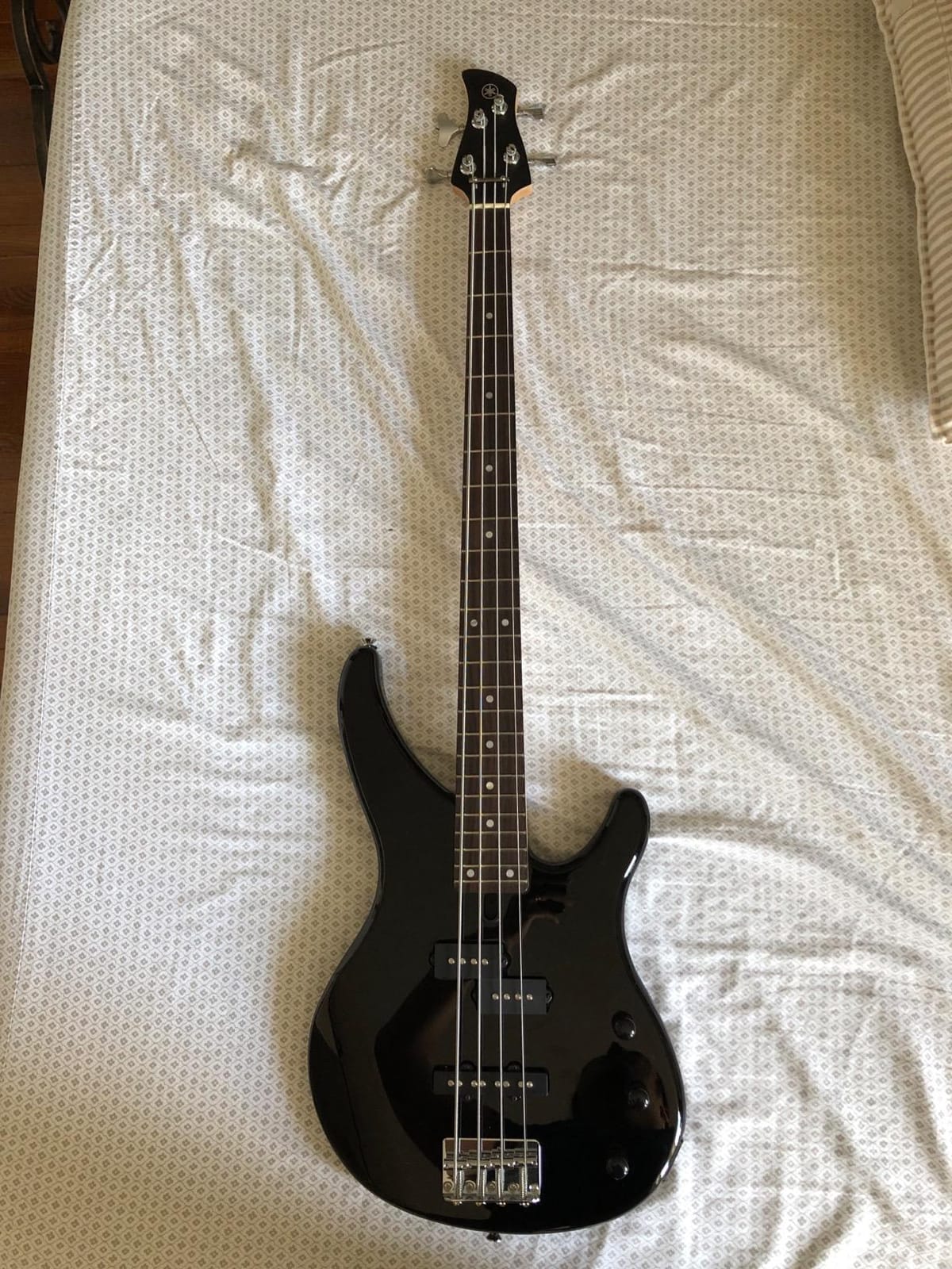 Yamaha TRBX174 Old Violin Sunburst Agathis Body, 4-String Electric Bass Guitar customer photo 1