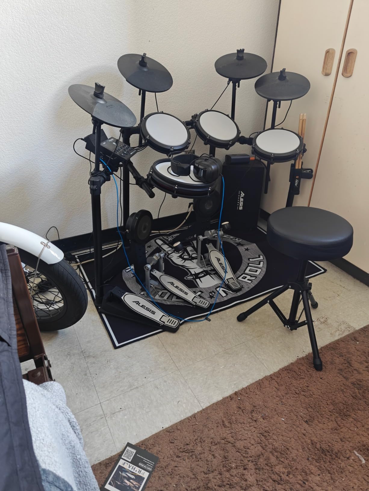 Alesis DRP100 Electric Drum Set Headphones | Over Ear, Audio-Isolation, 40mm Driver, 6ft (1.8m) Cable, Sweat Proof Silicone Headband, for Private Practice on E-Drums customer photo 1