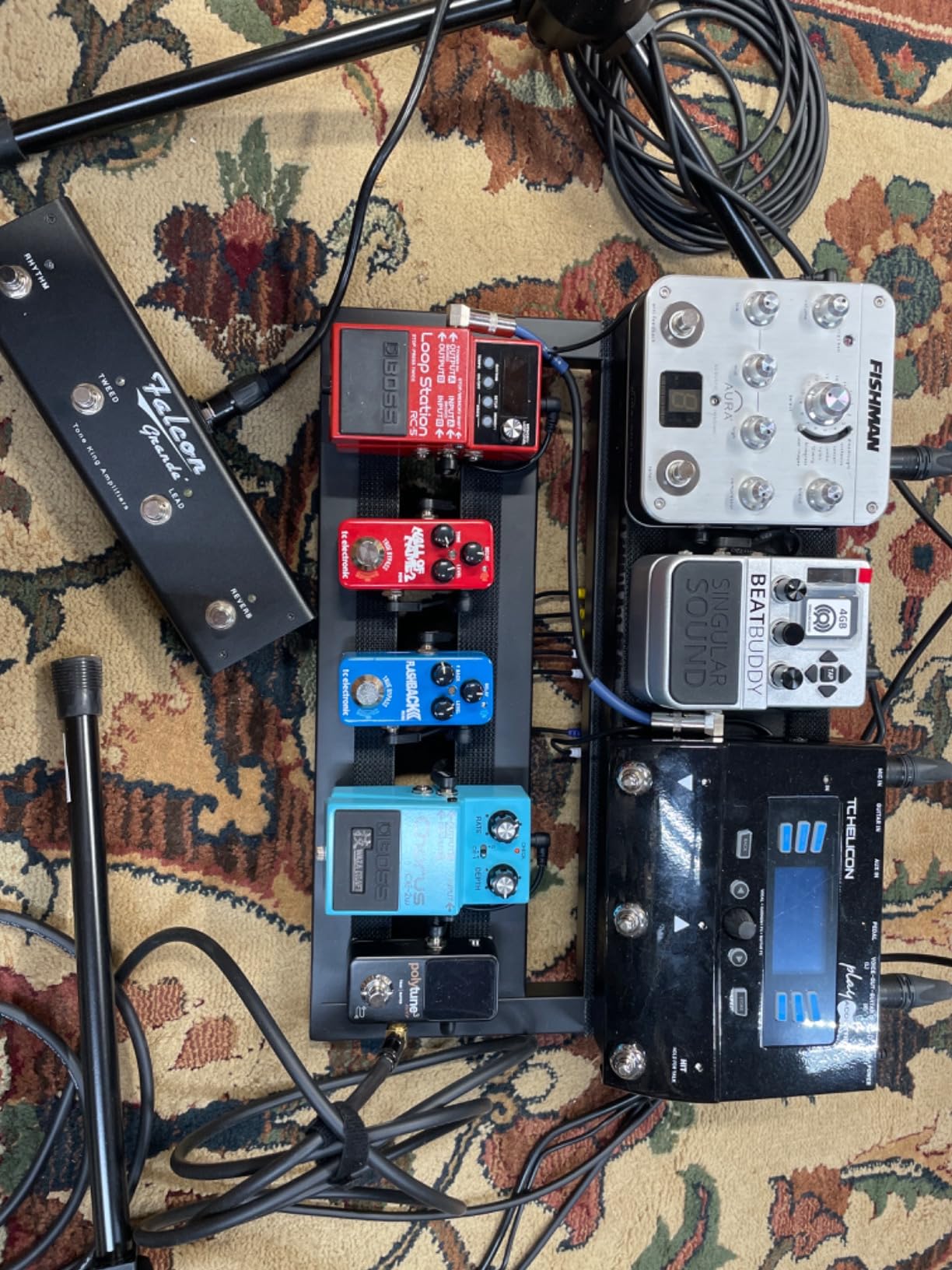 TC Helicon PLAY ACOUSTIC 3-Button Vocal and Acoustic Guitar Effects Stompbox with BodyRez and Looping customer photo 1