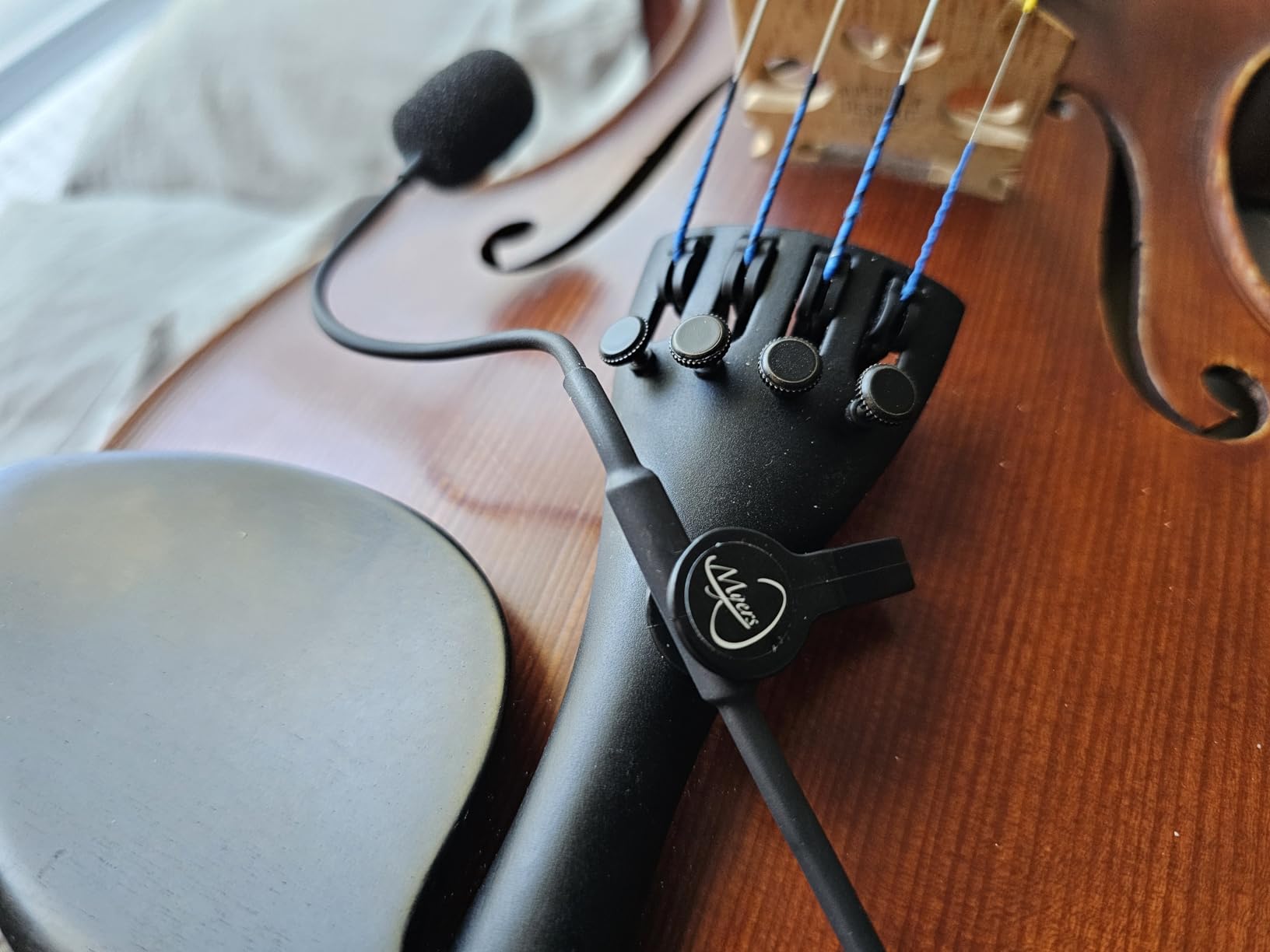 The Feather Violin Pickup with Flexible Micro-Gooseneck by Myers Pickups customer photo 1