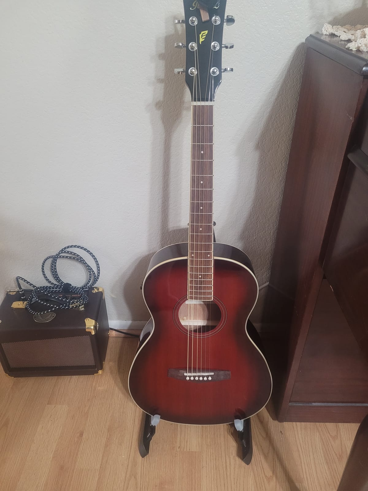 Ibanez PN12E - Vintage Mahogany Sunburst customer photo 2