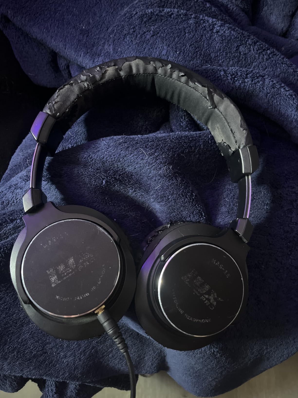 LyxPro HAS-10 Closed-Back Studio Monitor Headphones customer photo 1