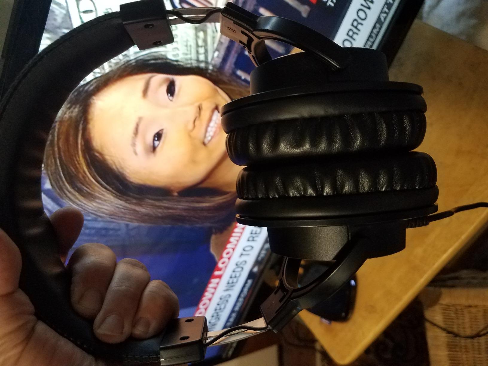 LyxPro HAS-10 Closed-Back Studio Monitor Headphones customer photo 2