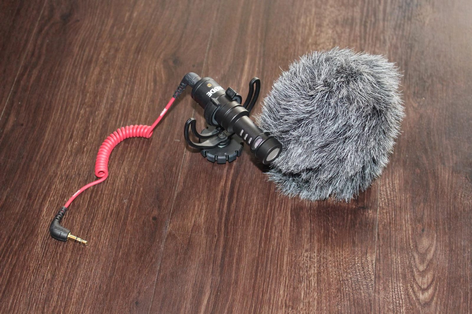 Rode VideoMicro Compact On-Camera Microphone with Rycote Lyre Shock Mount customer photo 2