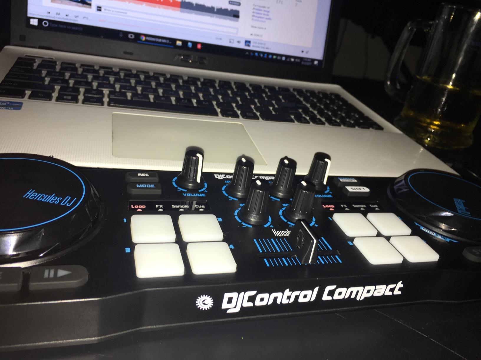Hercules DJ DJControl Compact | Pocket-Sized USB DJ Controller with 2 Decks, 4 Pads, and Built-In Audio Interface for Beginners and Mobile DJs customer photo 1