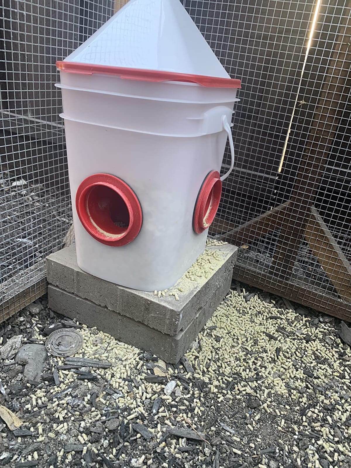 RentACoop 25lb Chicken Feeder with 4 Large Ports - Center Placement customer photo 1