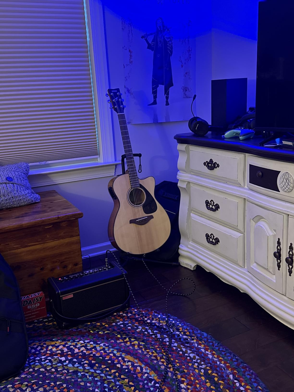 Yamaha FSX800C Small Body Solid Top Cutaway Acoustic-Electric Guitar, Natural customer photo 2