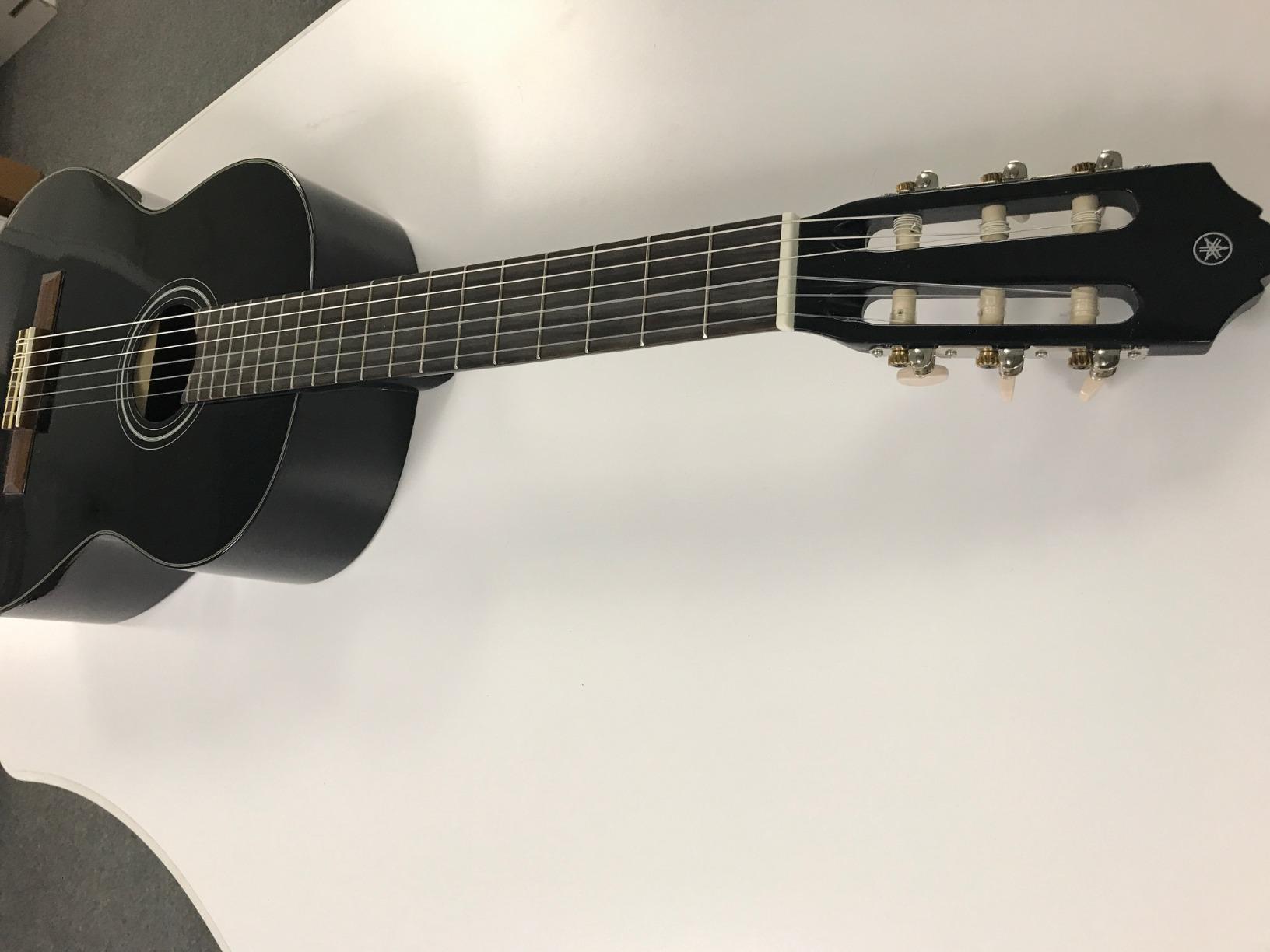 Yamaha C40 PKG Gigmaker Classical Guitar Package customer photo 2