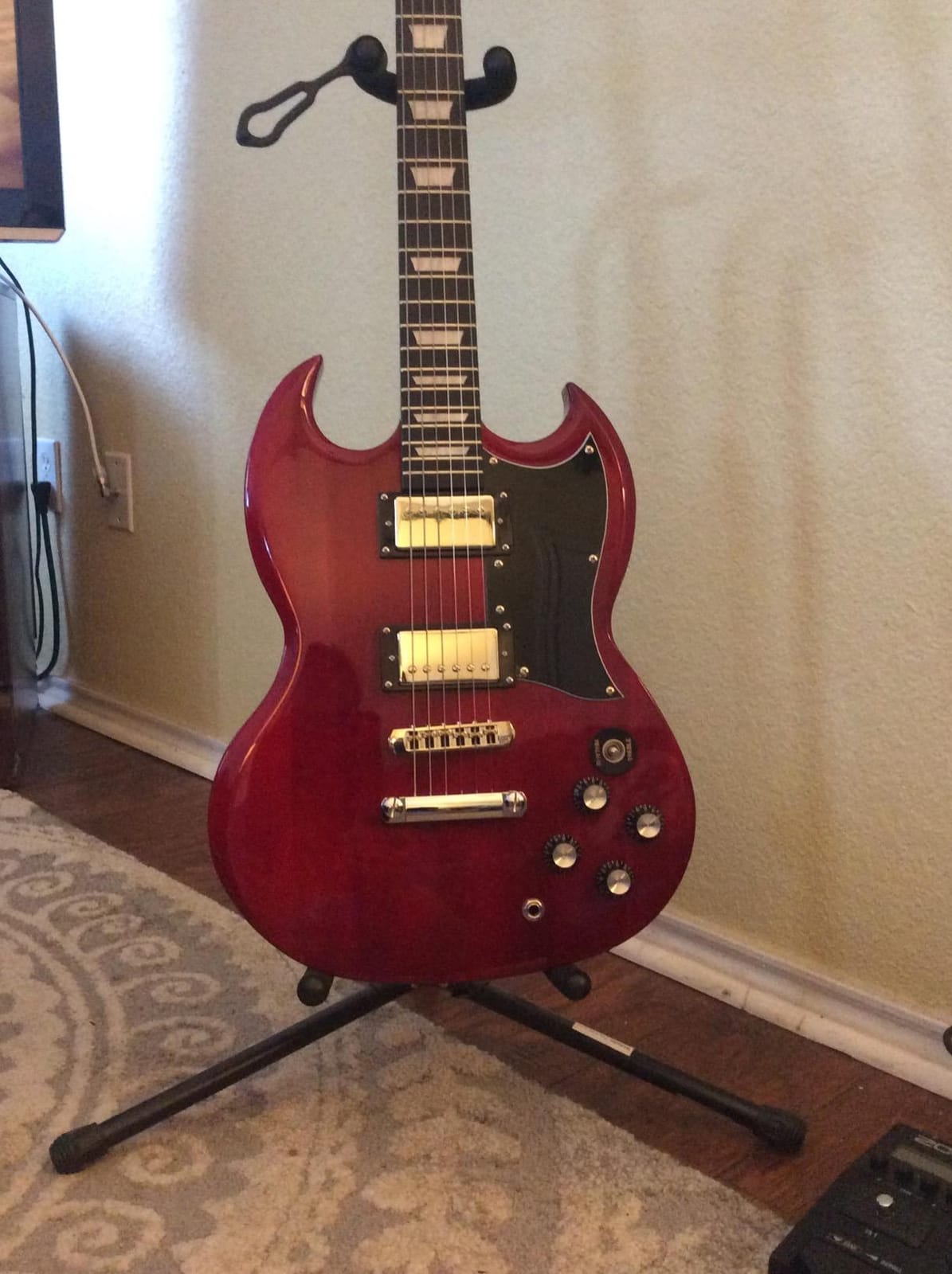 Solo SG Style DIY Guitar Kit, Mahogany Body, Maple Neck, SGK-1 customer photo 1