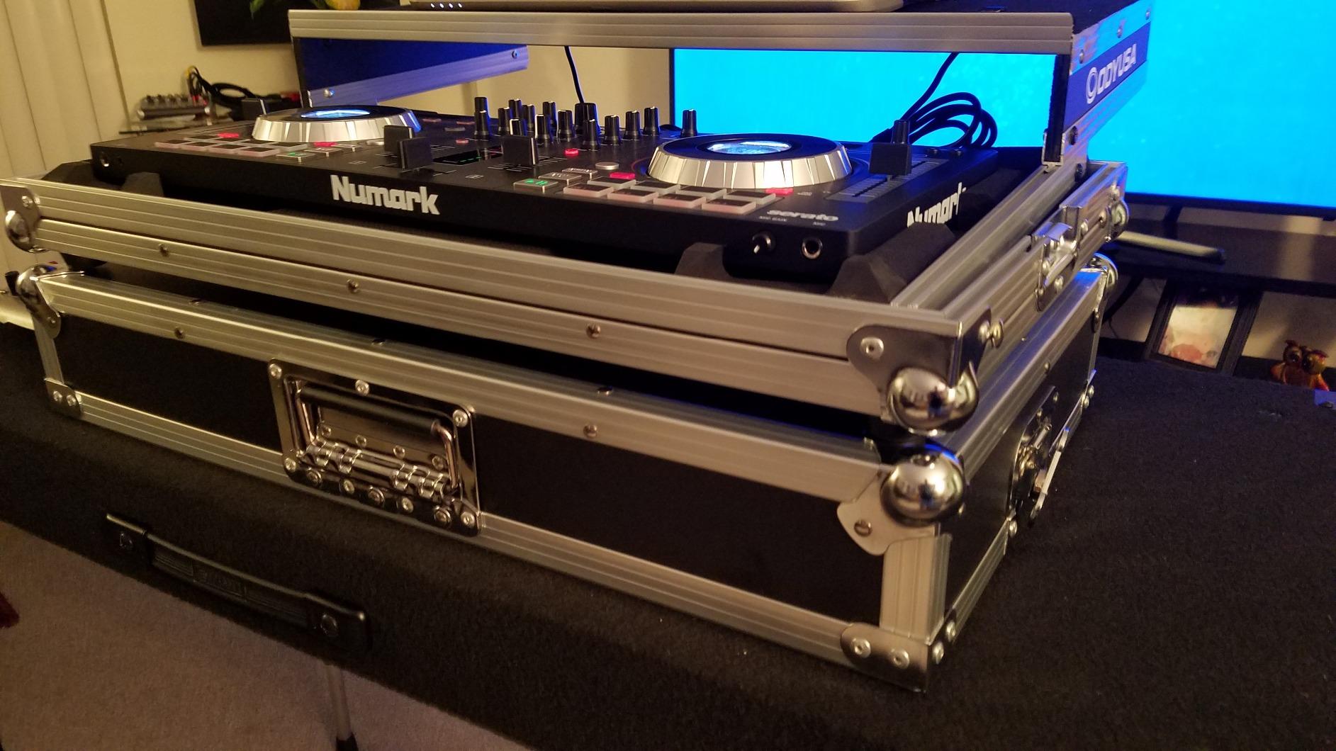 Numark Mixtrack Platinum DJ Controller With LCD Displays, 4 Decks, Metal Touch-Capacitive 5