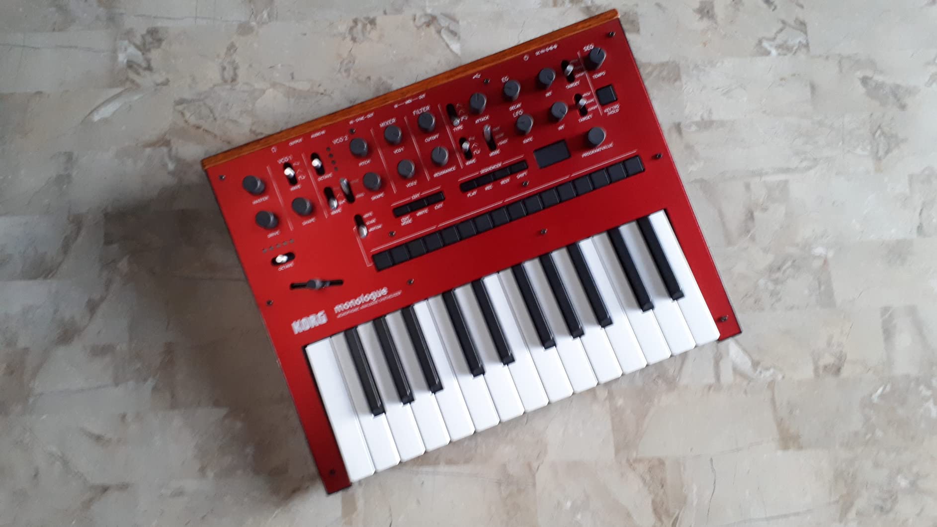 Korg monologue Monophonic Analog Synthesizer w/ 16-step Sequencer - Blue customer photo 1