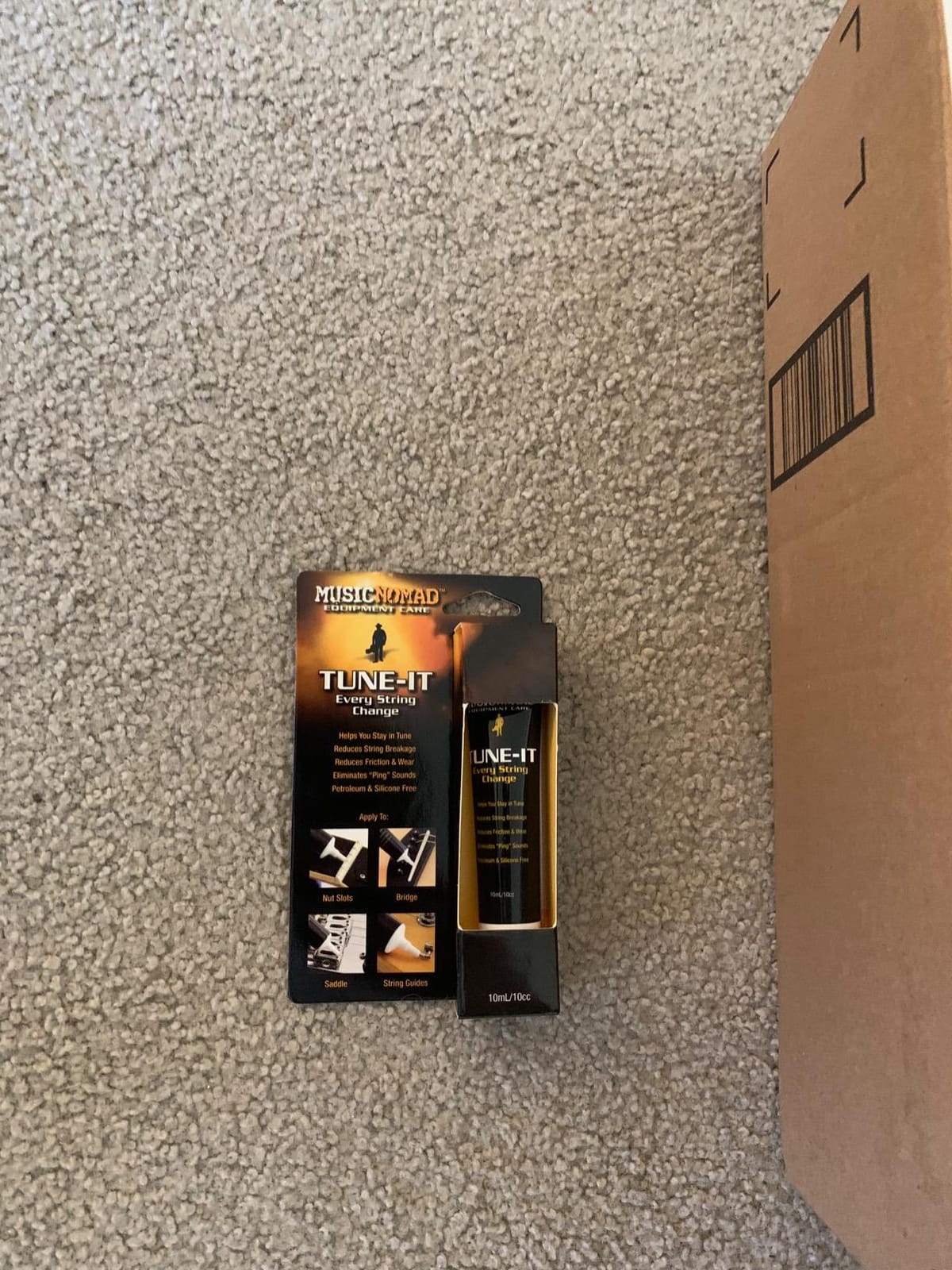 MusicNomad TUNE-IT Guitar String Nut and Saddle Lubricant, 10 mL (MN106) | Lubricates Nuts, Saddles and Bridges to Reduce Friction, Improve Tuning Stability and Help Prevent String Breaks customer photo 2