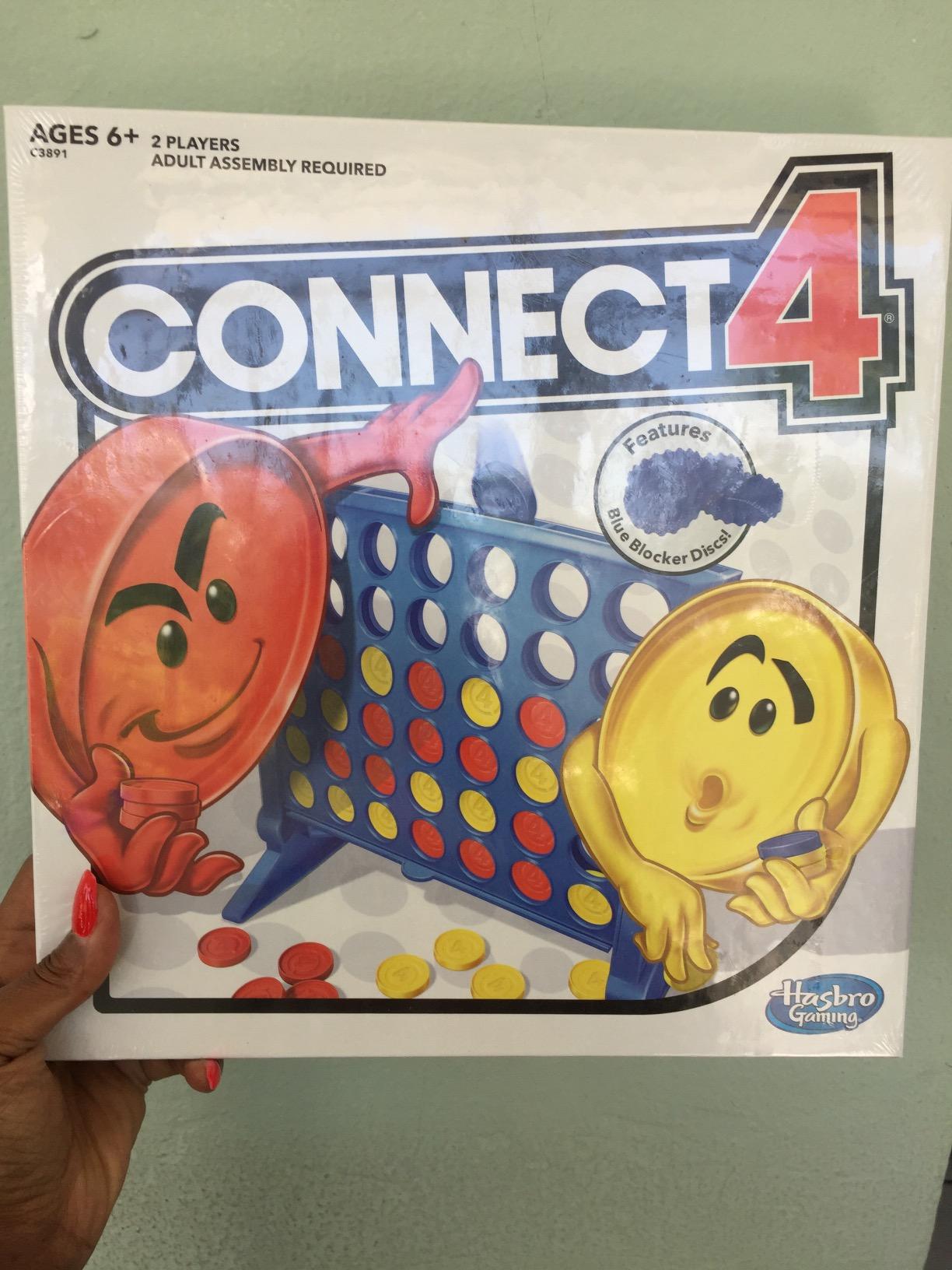 Hasbro Gaming Connect 4 Strategy Board Game for Ages 6 and Up (Amazon Exclusive) customer photo 2