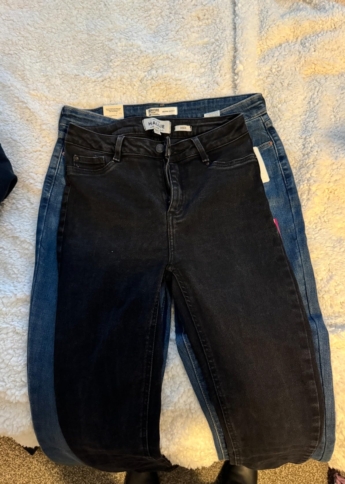 Levi Strauss Signature Gold Women's '03 Essentials Mid Rise Bootcut Jeans customer photo 2
