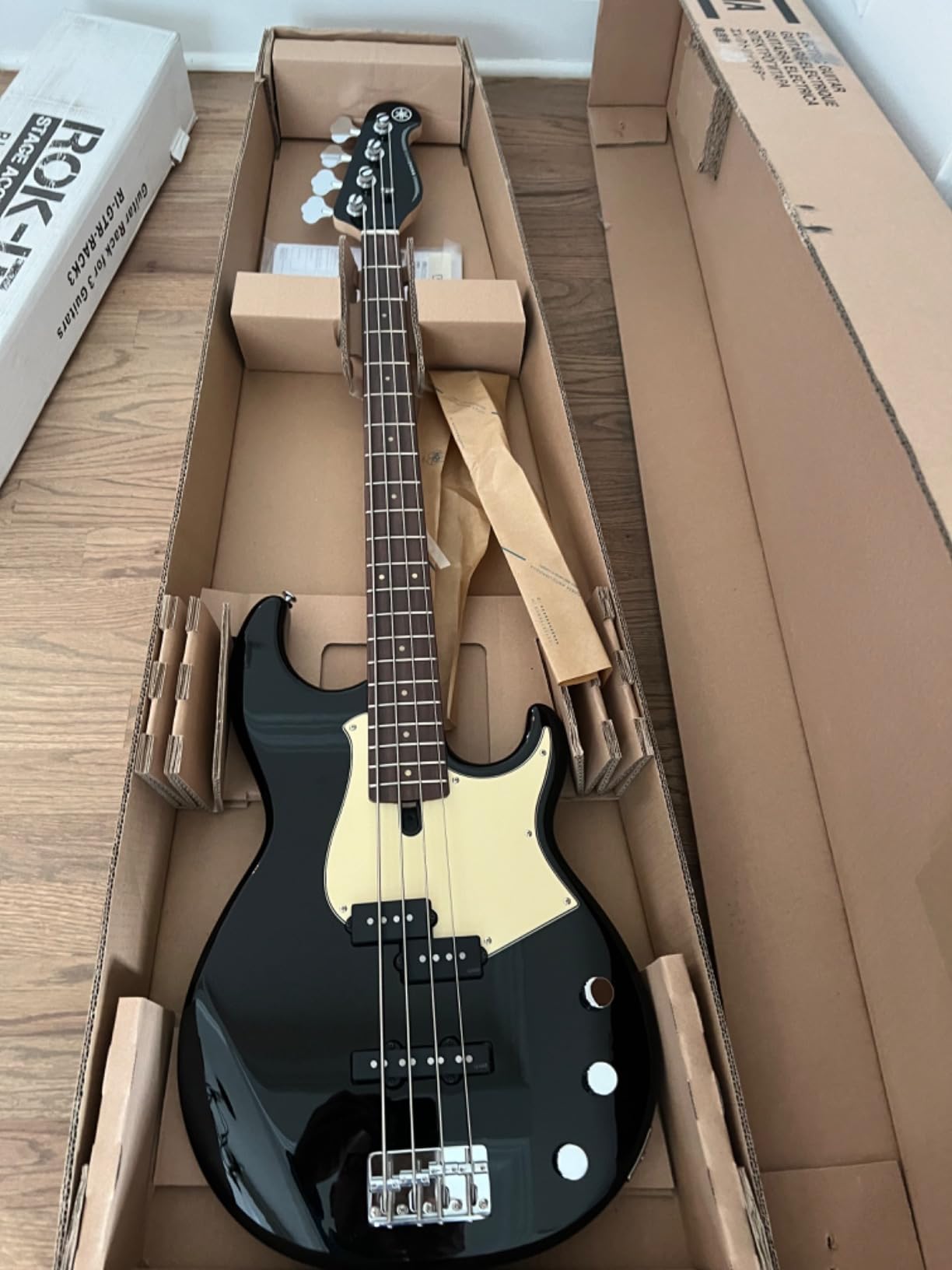 Yamaha BB434 BB-Series Bass Guitar, Black customer photo 1