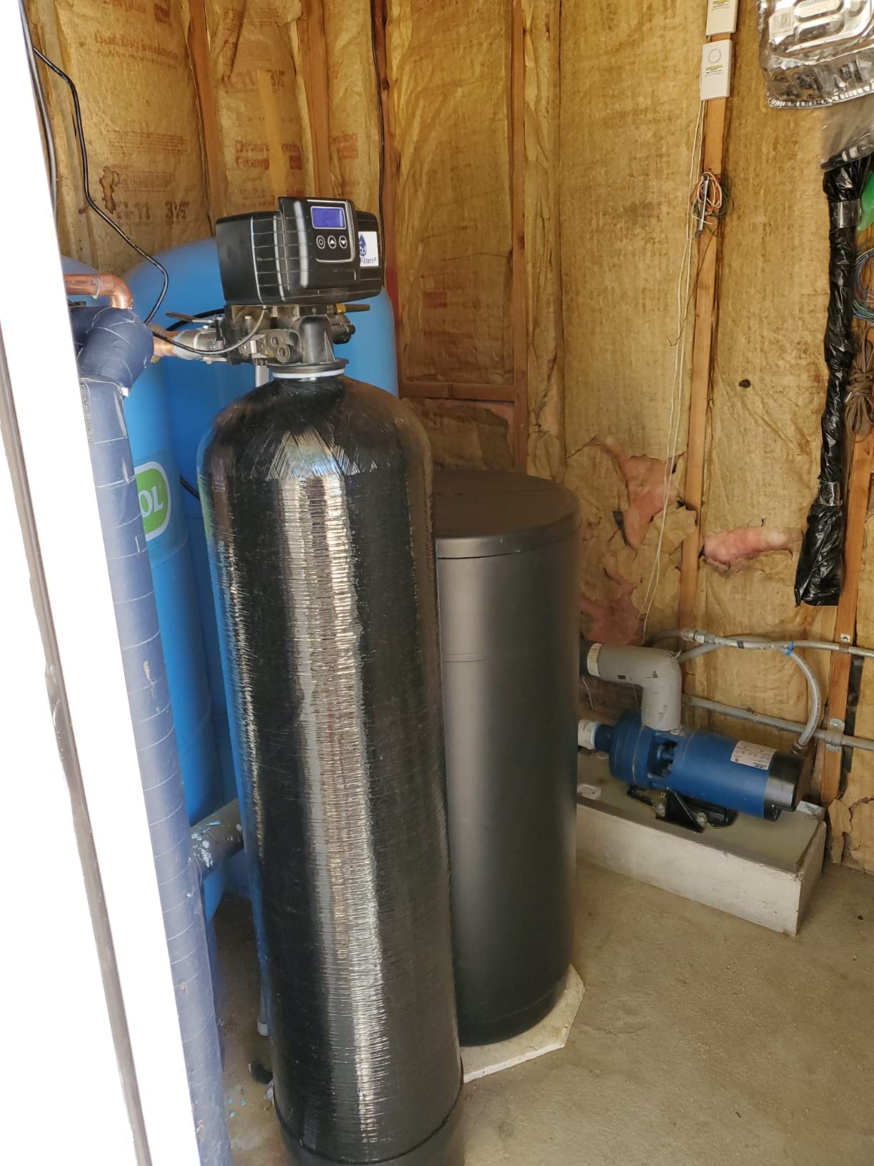 AFWFilters AFW Filters IRON Pro 2 Combination water softener iron filter Fleck 5600SXT digital metered valve for whole house (64,000 Grains, Black) customer photo 1