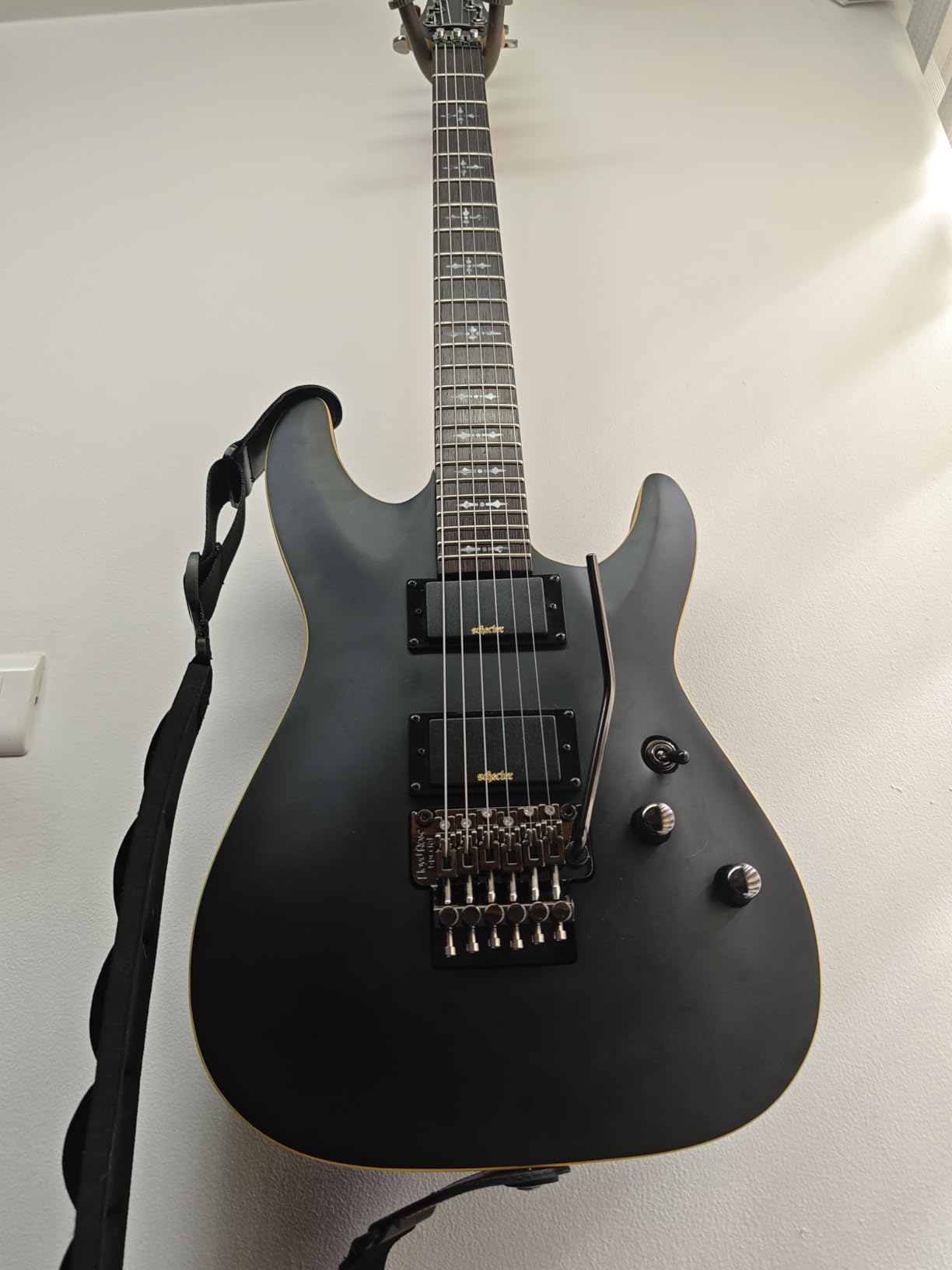 Schecter 3661 Solid-Body Electric Guitar, Aged Black Satin customer photo 2