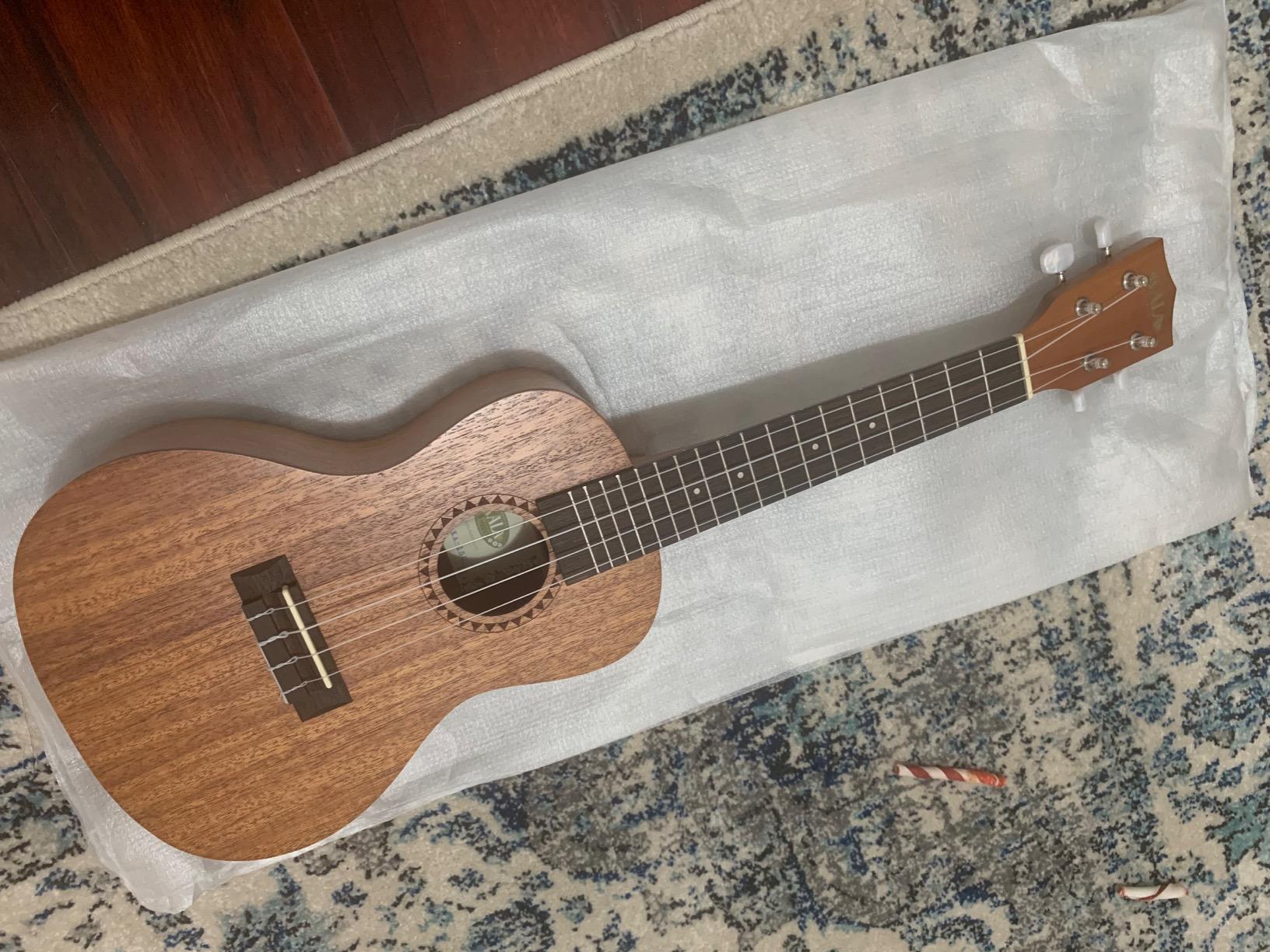 Kala KA-15 Series Satin Mahogany Concert Ukulele, Rosewood Fingerboard, 4 Aquila Super Nylgut Strings, All Ages and Skill Levels, 24 Inches customer photo 2