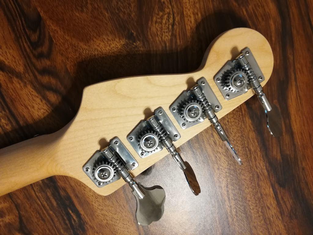 Glarry Electric Bass Guitar Full Size 4 String Rosewood Basswood Fire Style Exquisite Burning Bass (Red) customer photo 1