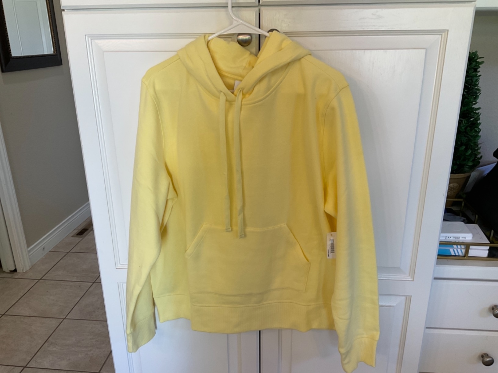 Amazon Essentials Women's Regular-Fit Midweight Fleece Pullover Hoodie with Kangaroo Pocket (Available in Plus Size) customer photo 2