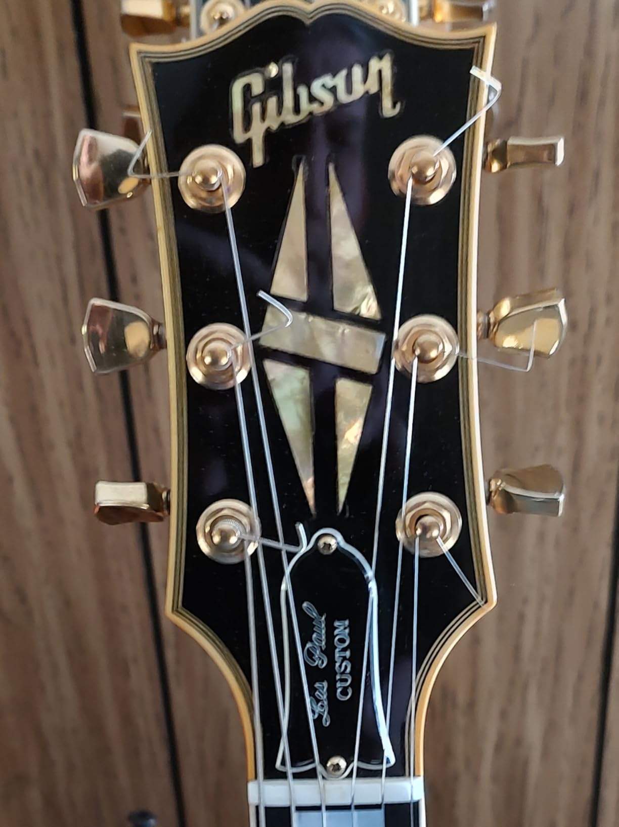 V2 Lux (Black and Gold) - Best Guitar Upgrade to Improve Tuning Stability customer photo 1