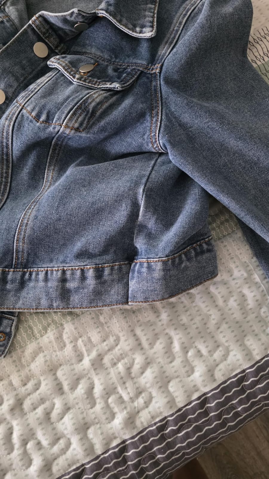 andy & natalie Women's Denim Jackets Cropped Long Sleeve Basic Button Down Crop Jean Shacket with Pockets customer photo 1