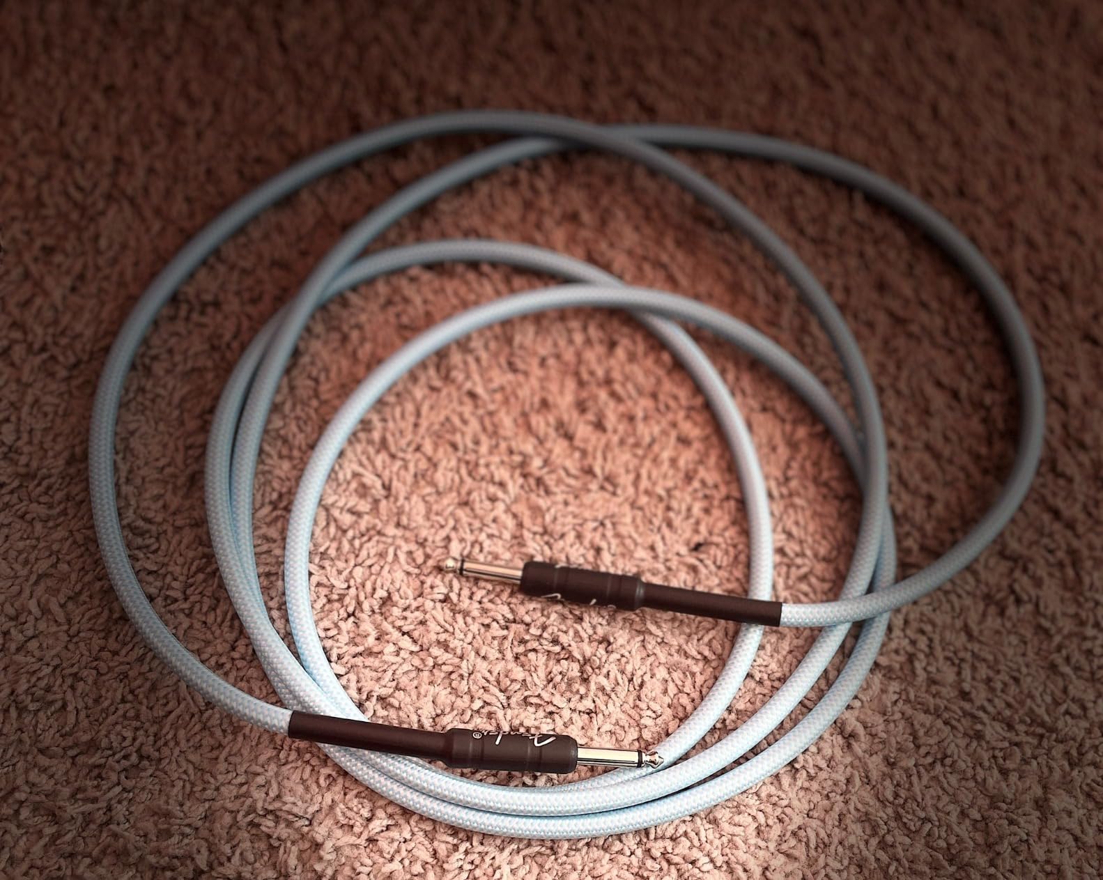 Fender Professional Series Tweed Instrument Cable, Guitar Cable, Guitar Accessories, Straight/Straight, Red, 10ft customer photo 2