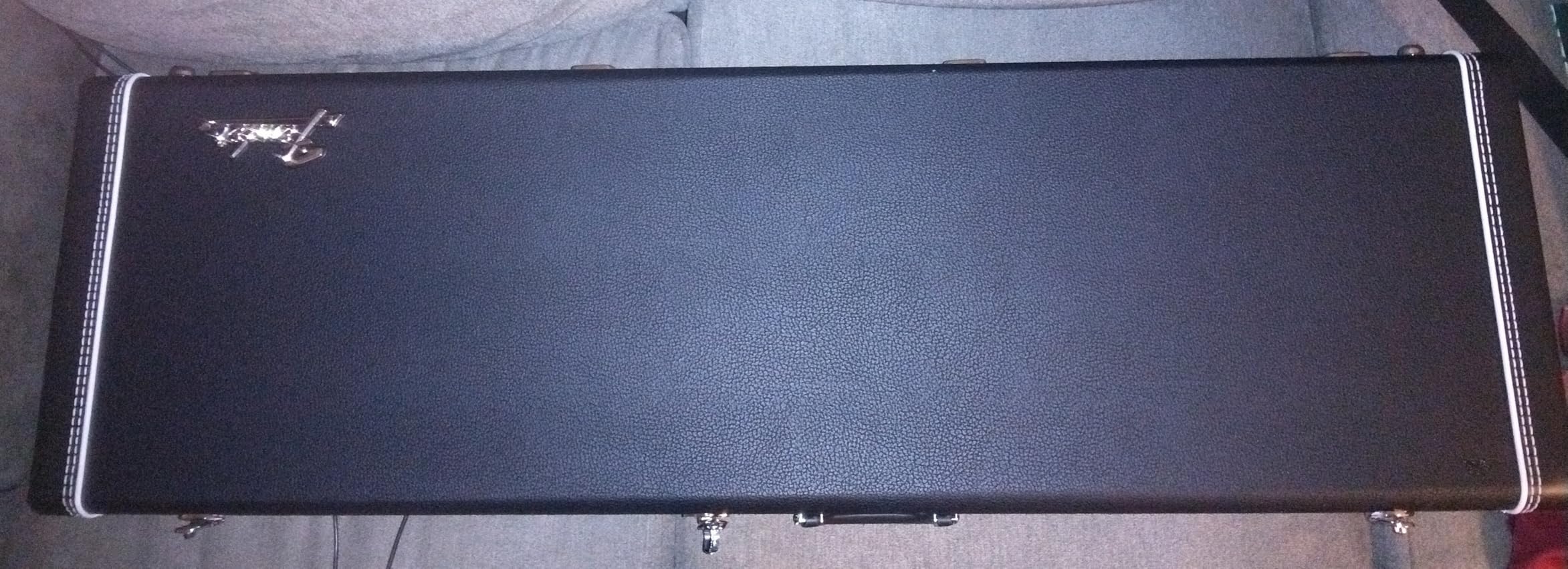 Fender Classic Series Wood Case, Precision Bass/Jazz Bass, Black customer photo 2