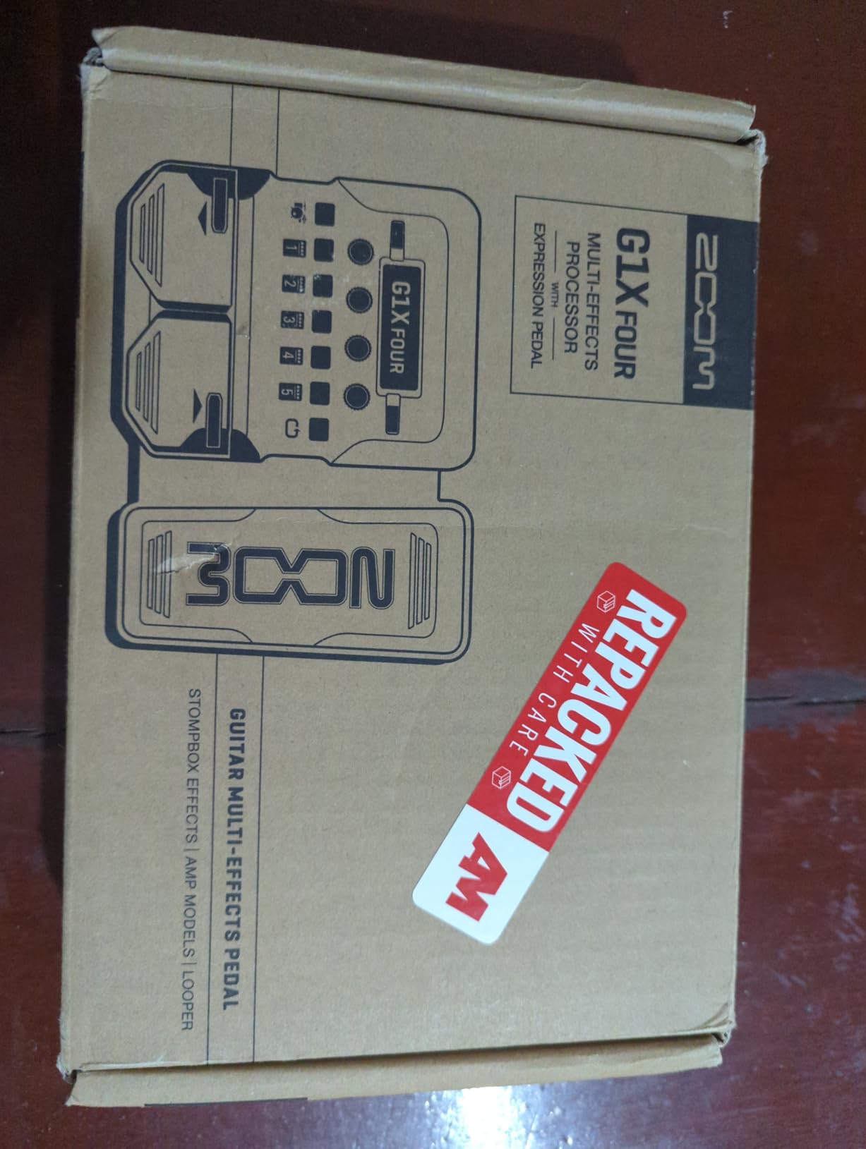 Zoom G1 Four Guitar Multi-Effects Processor | 70+ Effects, Amp Modeling, Looper, 68 Rhythm Patterns, Tuner, Battery Powered customer photo 1