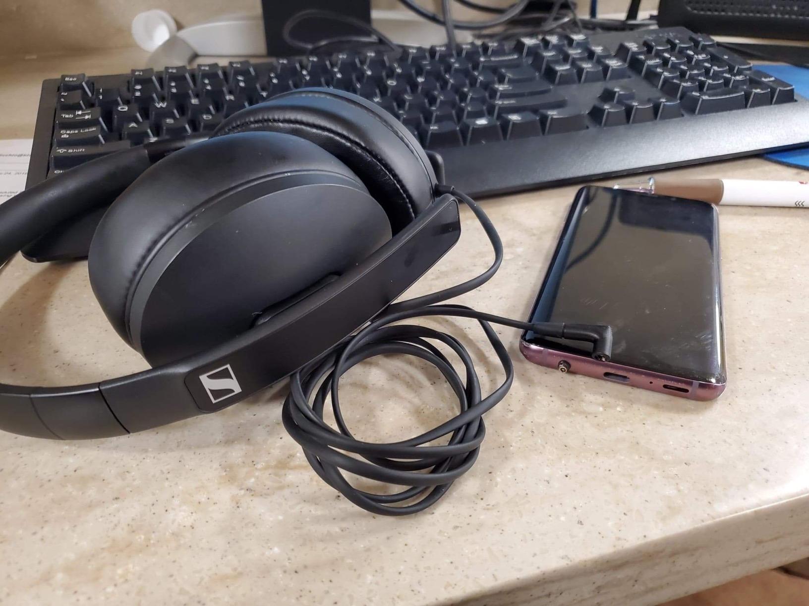 Sennheiser HD 300 Closed Back, Around Ear Headphone customer photo 2