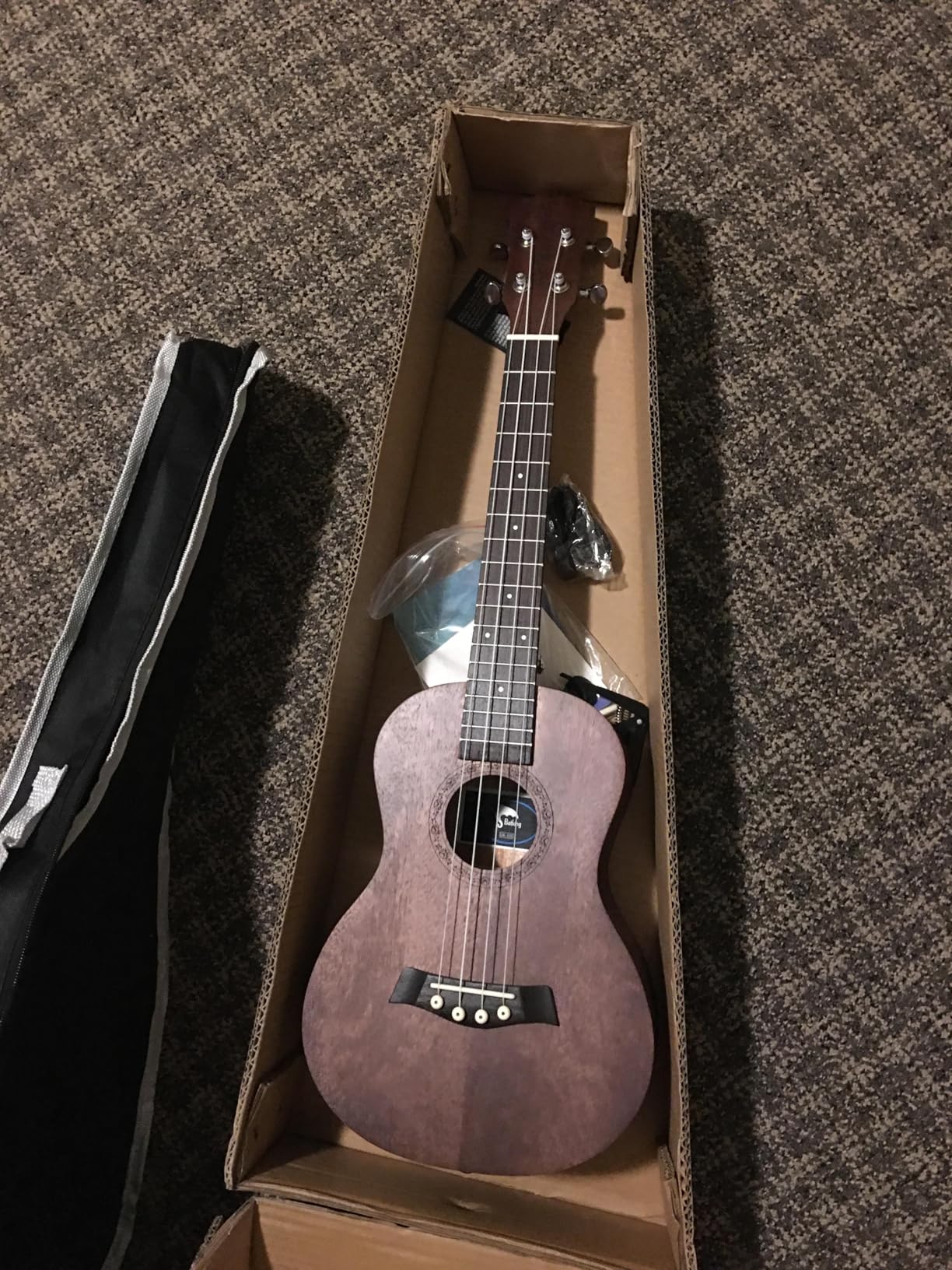 Tenor Ukelele Ukulele Solid Top Mahogany 26 Inch With Ukulele Accessories With Gig Bag,Strap,Nylon String,Trigger Capo,Picks customer photo 1