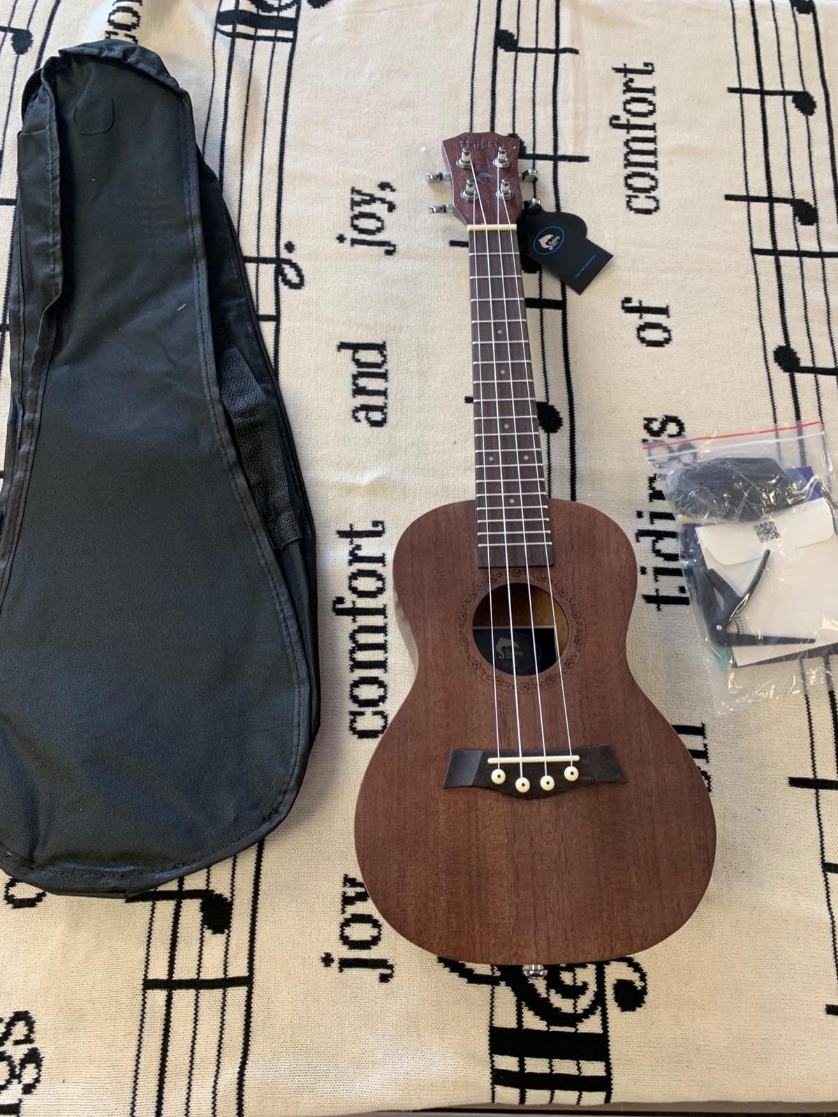 Tenor Ukelele Ukulele Solid Top Mahogany 26 Inch With Ukulele Accessories With Gig Bag,Strap,Nylon String,Trigger Capo,Picks customer photo 2