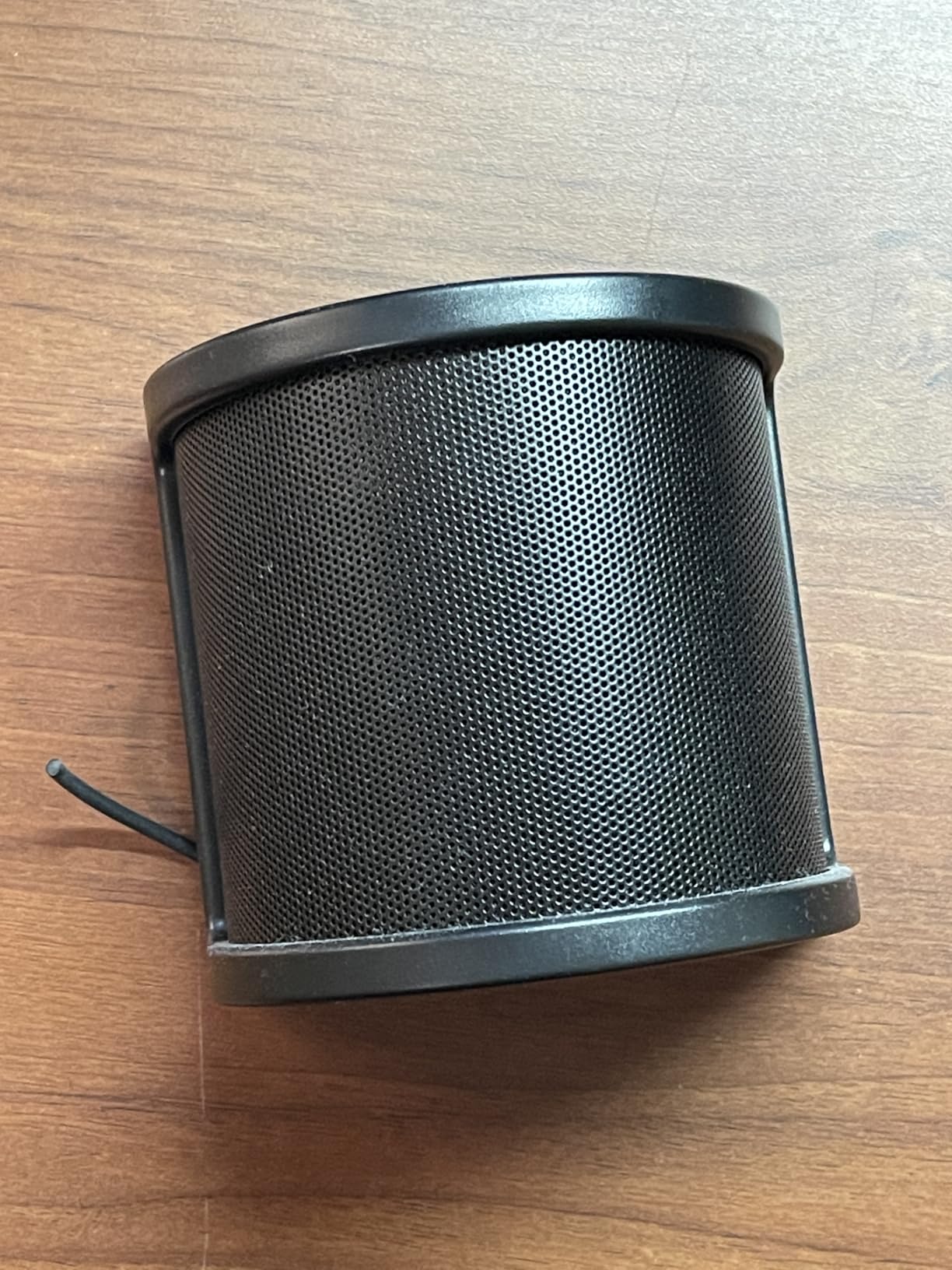 Aokeo Pop Filter, [Upgraded Three Layers] Metal Mesh & Foam & Etamine Layer Microphone Windscreen Cover Handheld Mic Shield Mask,Microphone Accessories for Vocal Recording,YouTube Videos,Streaming customer photo 1