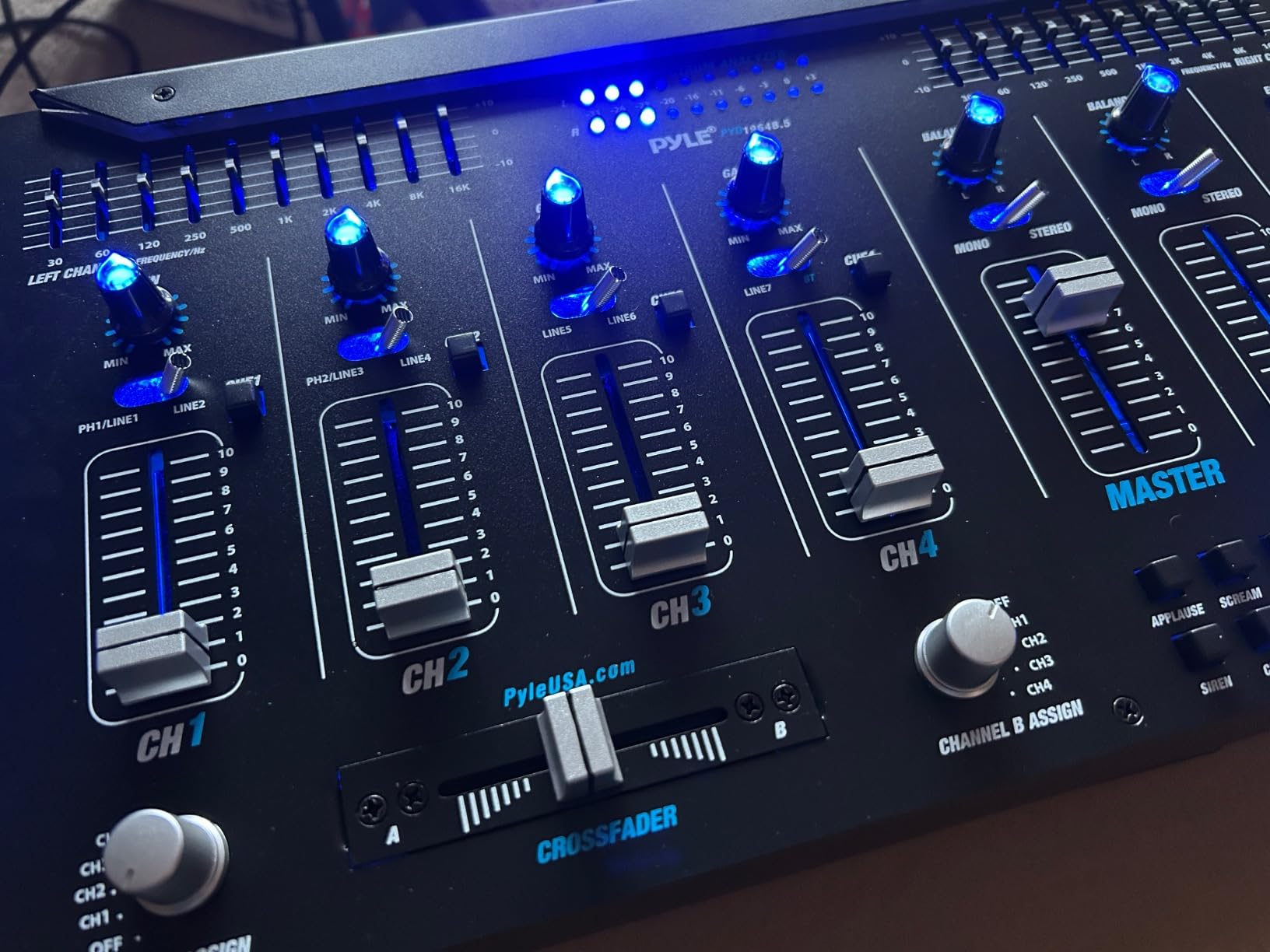 Pyle 6 Channel Mixer DJ Controller with Bluetooth, Professional Sound Digital Mixing System with LED Illumination, Slider Controls, Speed Control, 10 Band Equalizer 5U Rack Mount System - PYD1964B.5 customer photo 2