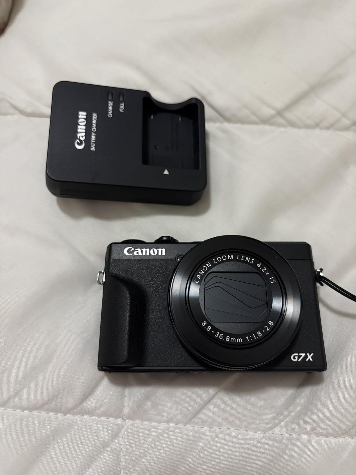 Canon PowerShot G7X Mark III Digital Camera Lens Kit (Silver) customer photo 1