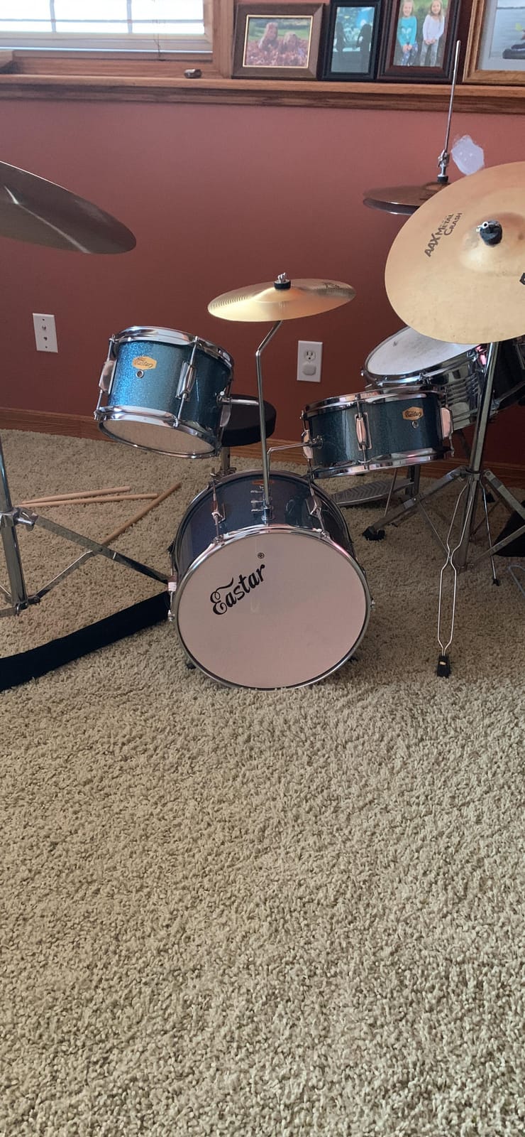 Eastar Drum Set 14 inch for Beginners,3 Piece Junior Drum Kit with Bass Tom Snare Drum,Adjustable Throne, Cymbal, Pedal & Two Pairs of Drumsticks, Metallic Purple customer photo 1