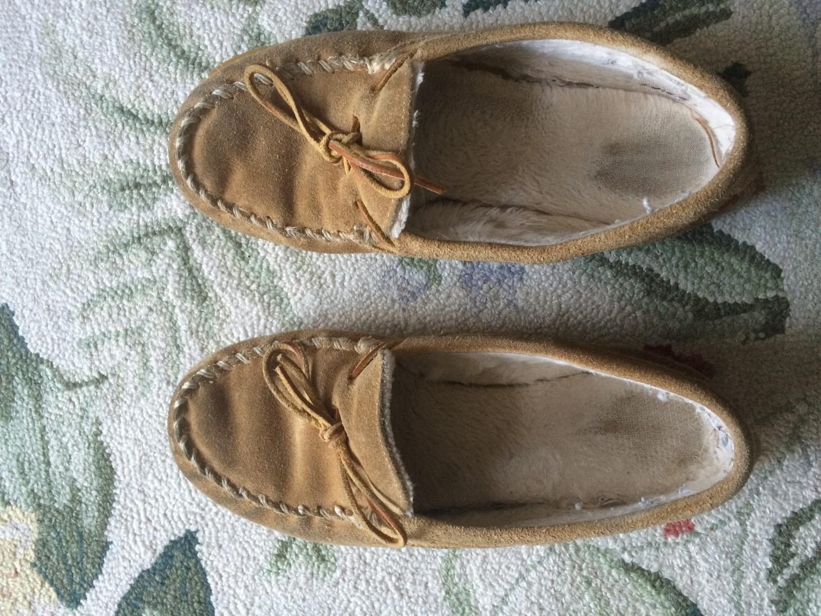 Minnetonka Men's Pile Lined Hardsole Slipper customer photo 1