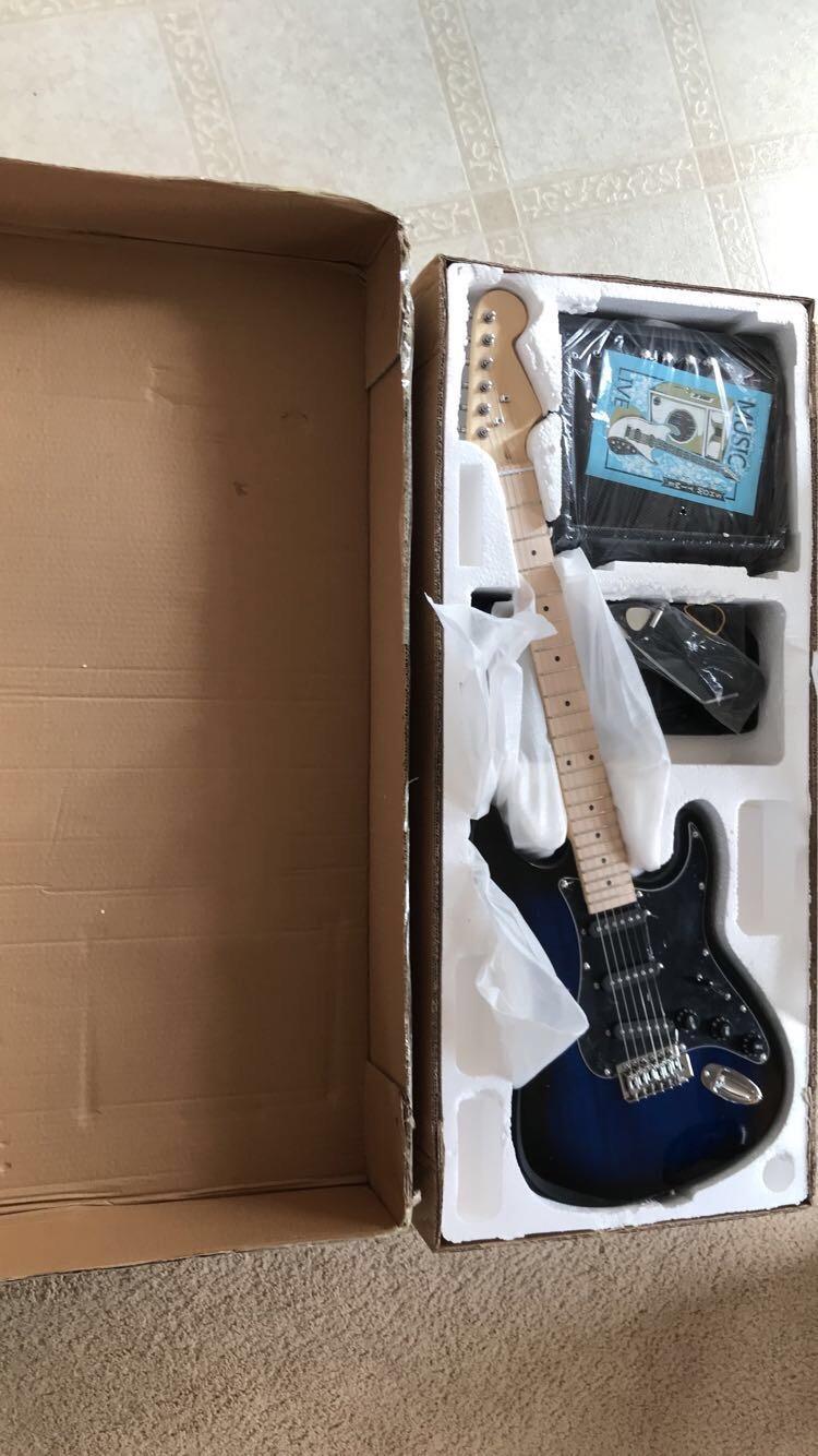 GLARRY Full Size Electric Guitar for Music Lover Beginner with 20W Amp and Accessories Pack Guitar Bag (WHITE, 39