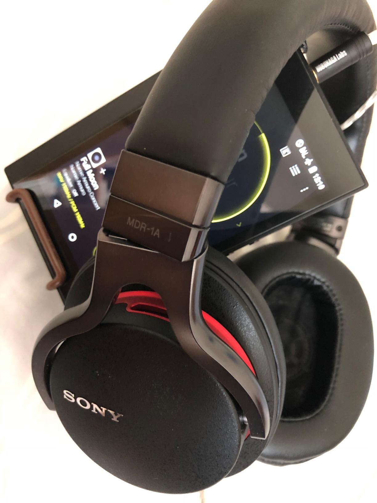 AKG Pro Audio K371 Wired Over-Ear Closed-Back Foldable Professional Recording Studio Headphones - Studio Monitor Mixing, Podcast, DJ Stereo Headsets, Black customer photo 2
