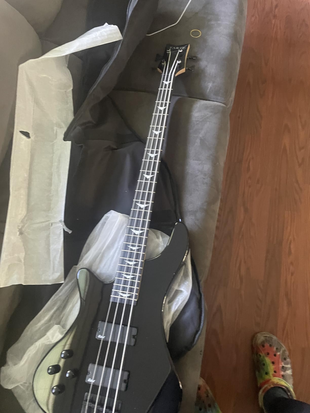 Tario Left-handed 4 String Black Electric Bass, Bolt-on Maple Neck, Poplar Body customer photo 1