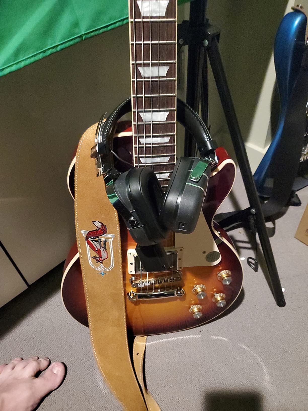 Boss Waza-Air Over-Ear Guitar Sound System - Wireless Connectivity, Premium Amp & Effect Tones, Advanced Spatial Technology, Integrated Gyro Sensor, Companion App-Based Editor customer photo 2