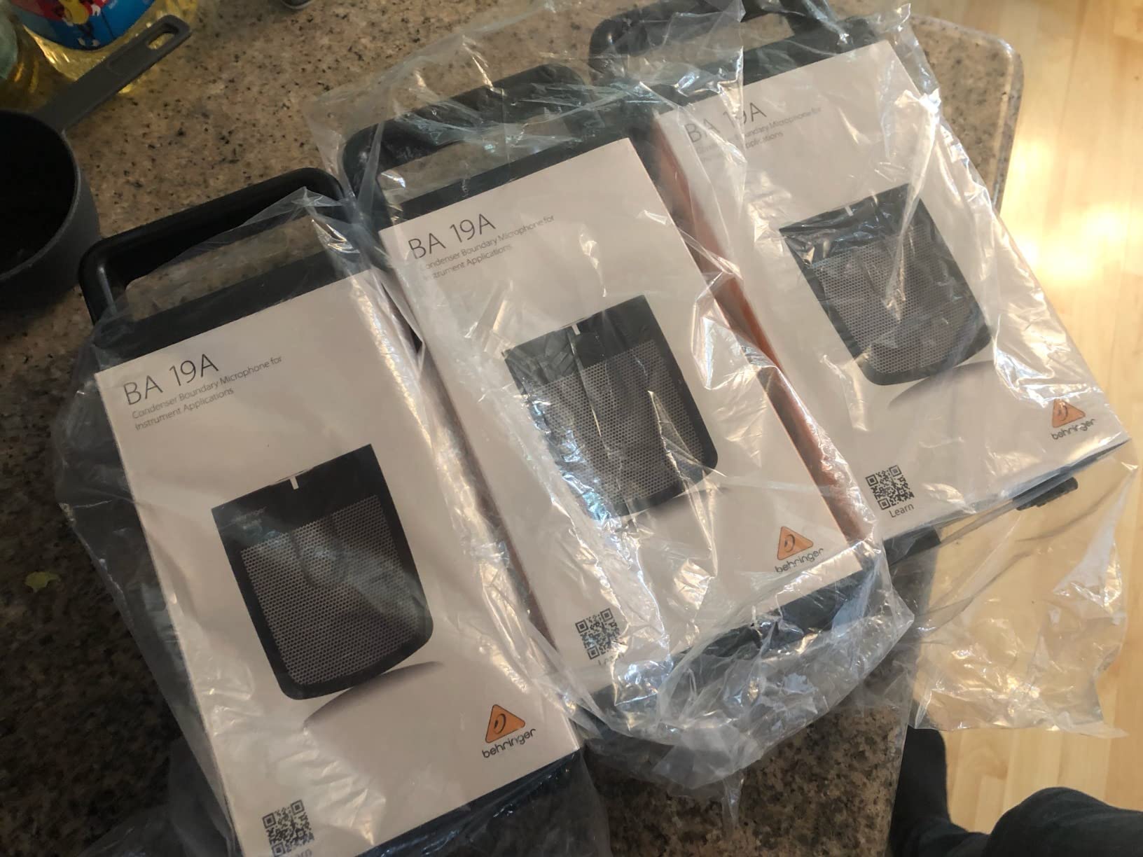 Behringer BA 19A Condenser Boundary Microphone for Instrument Applications customer photo 2