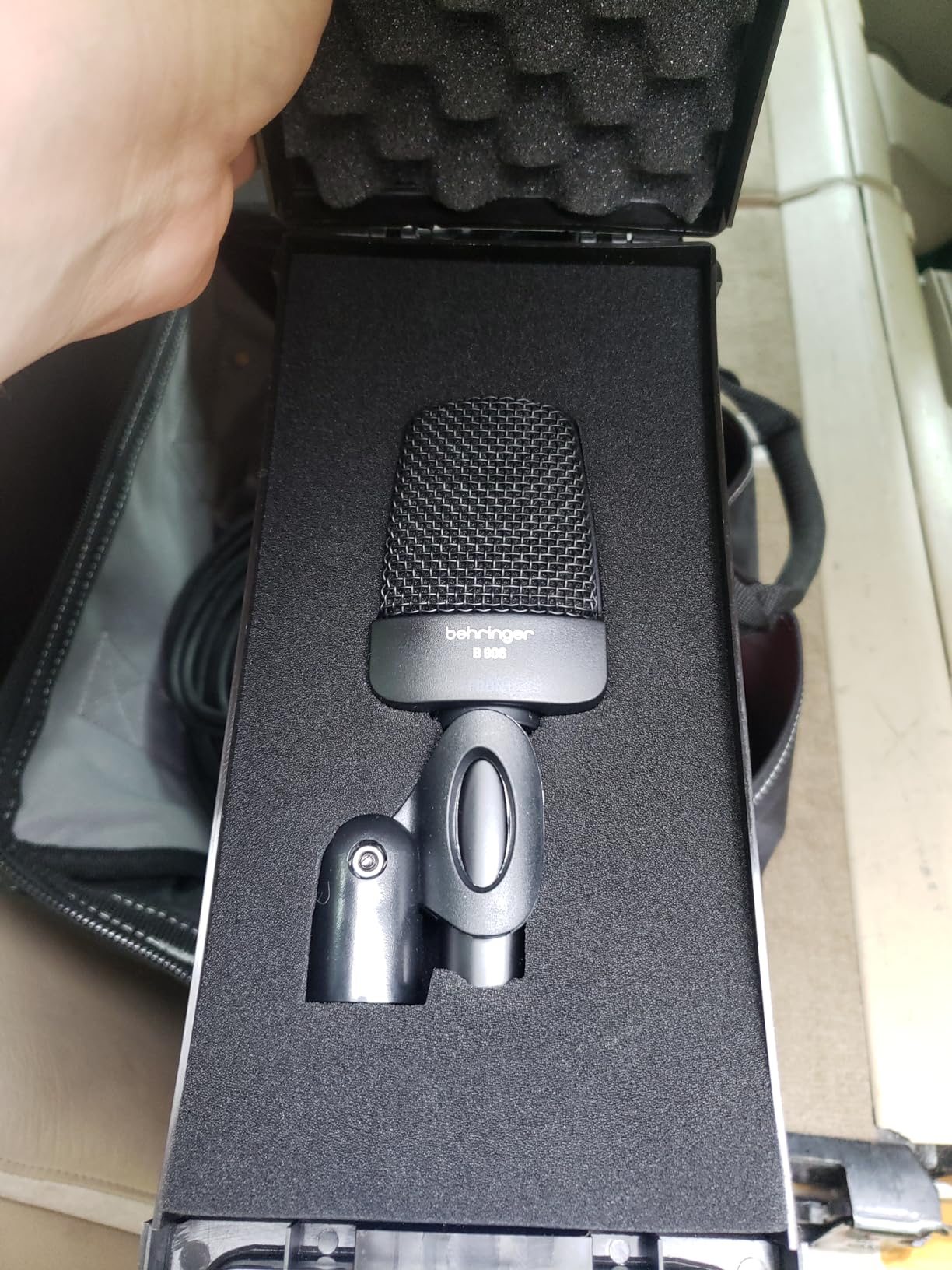 Behringer B 906 Dynamic Microphone for Instrument and Vocal Applications customer photo 2