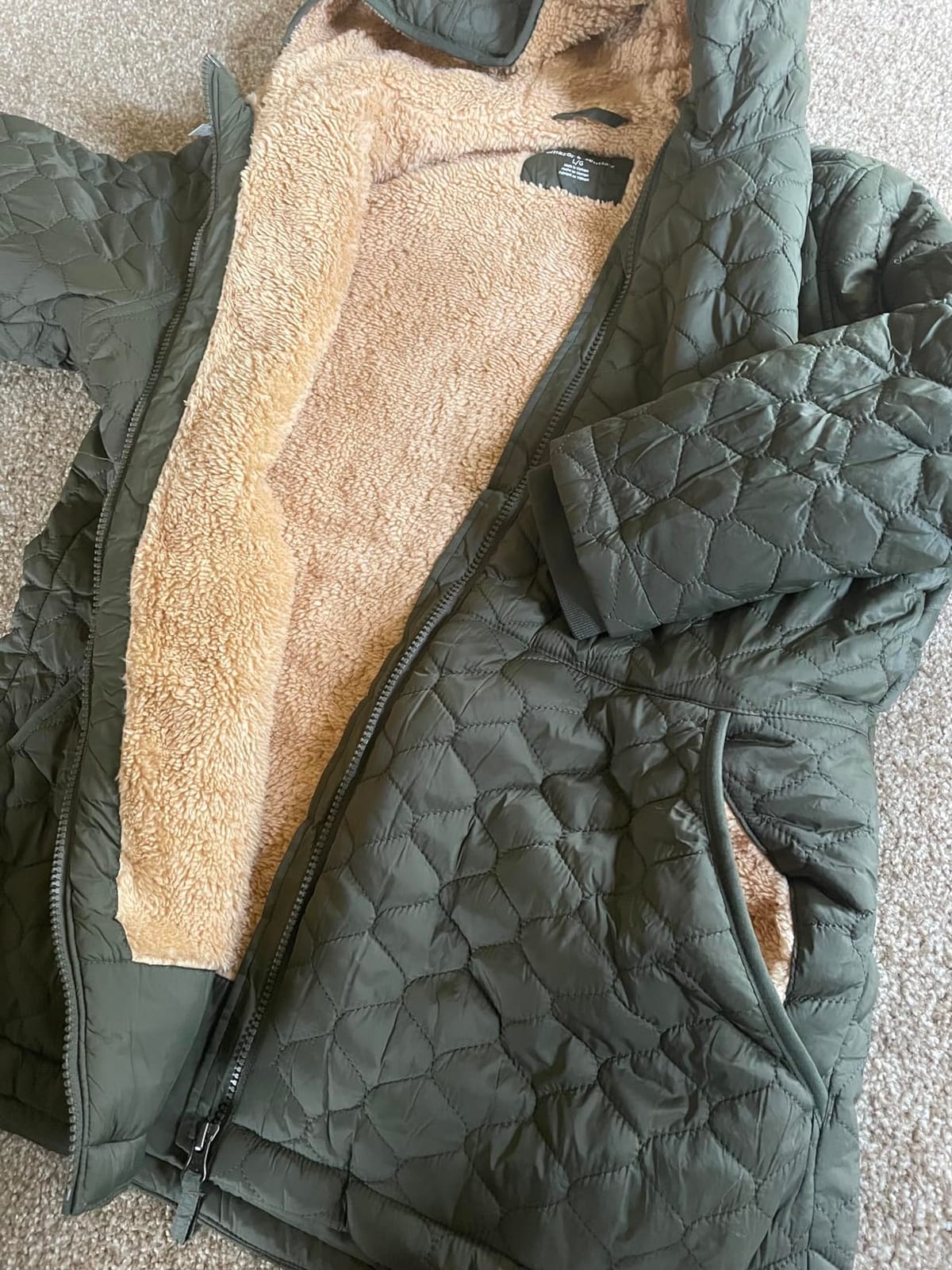 Amazon Essentials womens Lightweight Quilted Full-Zip Water-Resistant Sherpa-Lined Hooded Puffer Jacket customer photo 2