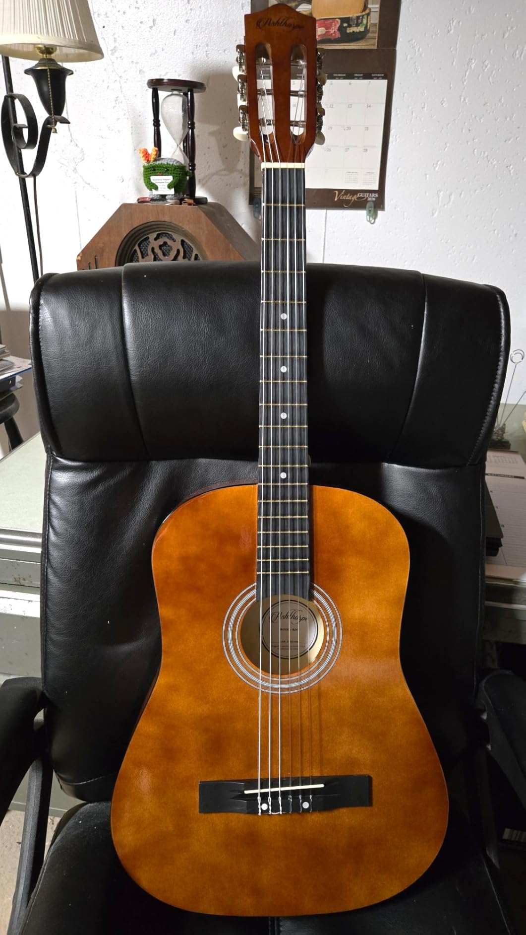 Ashthorpe 38-inch Beginner Acoustic Guitar (Natural), Starter Kit with Gig Bag, Extra Strings, Strap, Picks, and Lessons customer photo 2