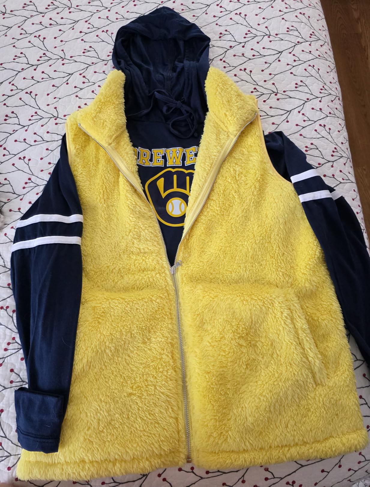 LOMON Womens Fuzzy Sherpa Fleece Jacket Lightweight Vest Cozy Sleeveless Cardigan Zipper Waistcoat Outerwear with Pocket customer photo 1