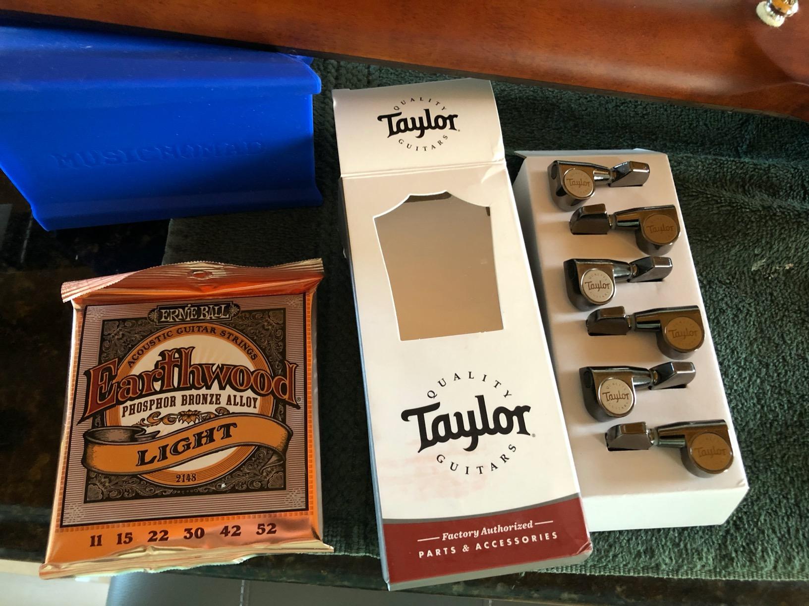 Traveler Guitar Ultra-Light Acoustic Acoustic-Electric Guitar, Mahogany customer photo 1